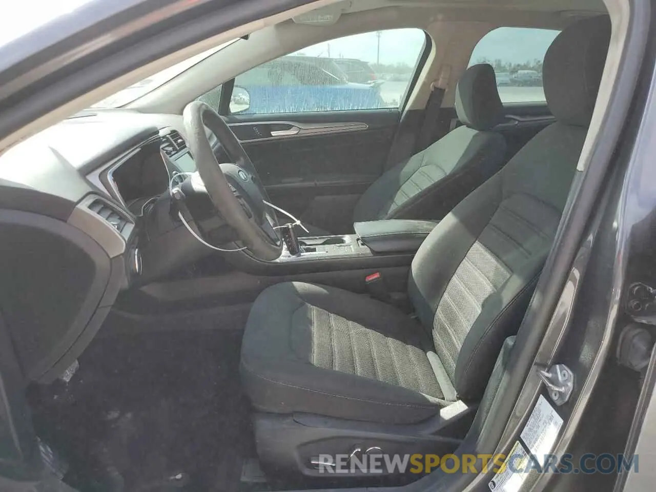 7 Фотография поврежденного автомобиля 3FA6P0LU2LR161349 FORD FUSION 2020