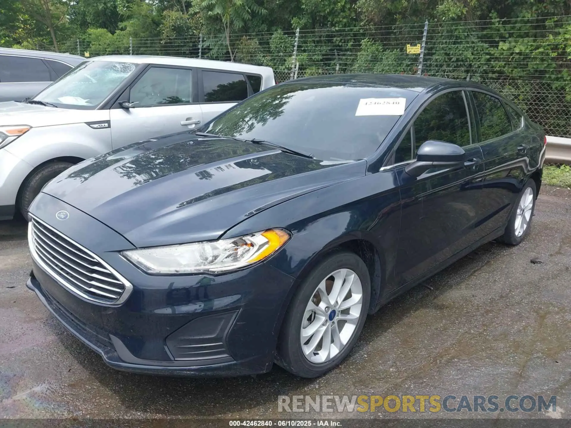 2 Photograph of a damaged car 3FA6P0LU2LR194402 FORD FUSION 2020