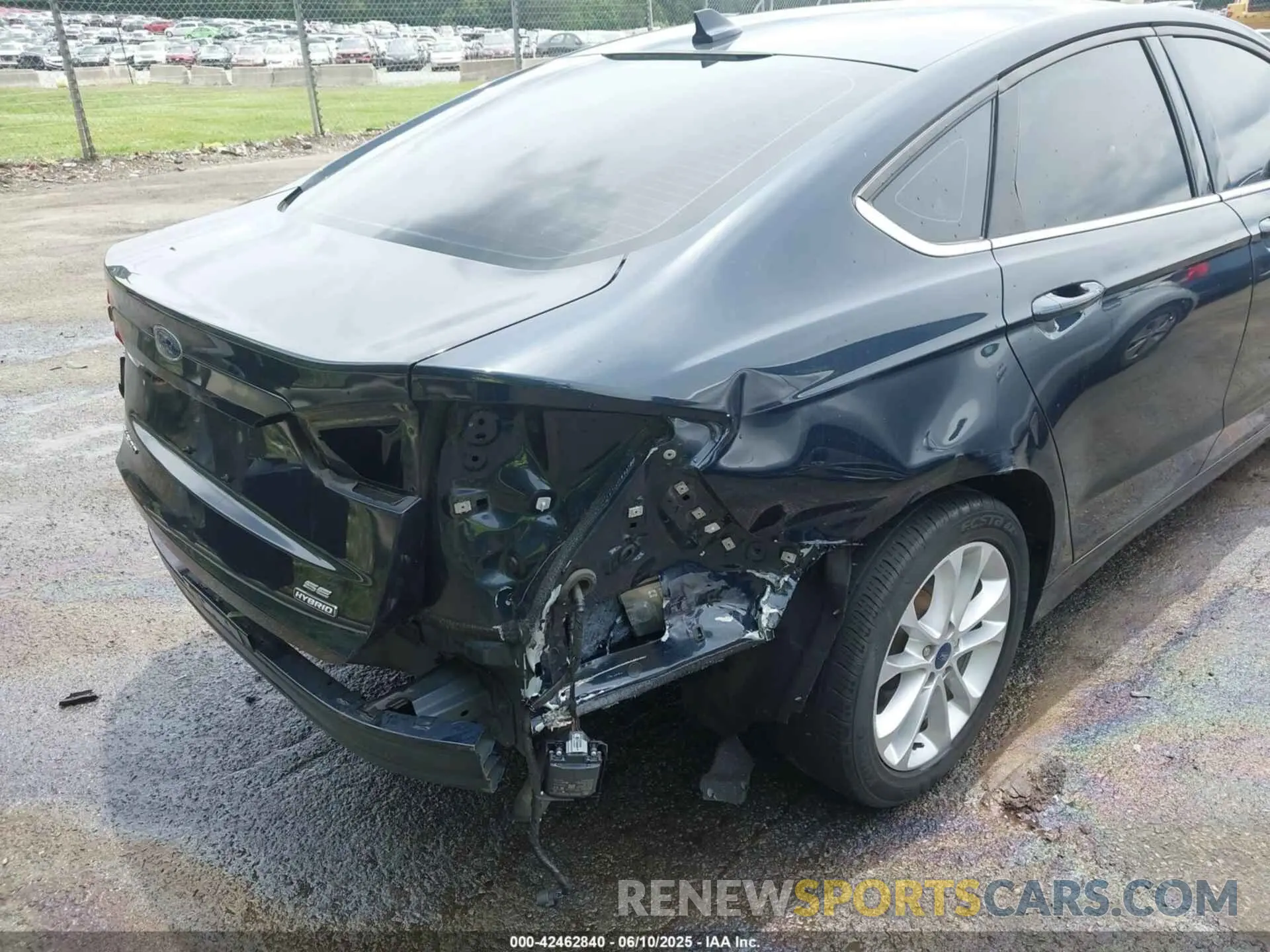 6 Photograph of a damaged car 3FA6P0LU2LR194402 FORD FUSION 2020