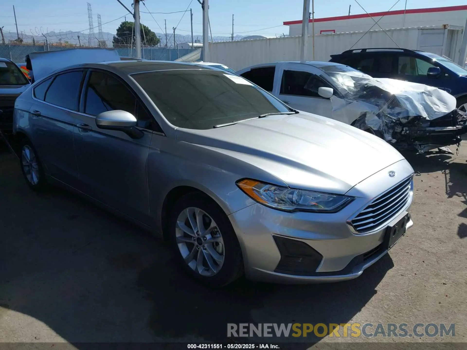 1 Фотография поврежденного автомобиля 3FA6P0LU2LR229035 FORD FUSION 2020