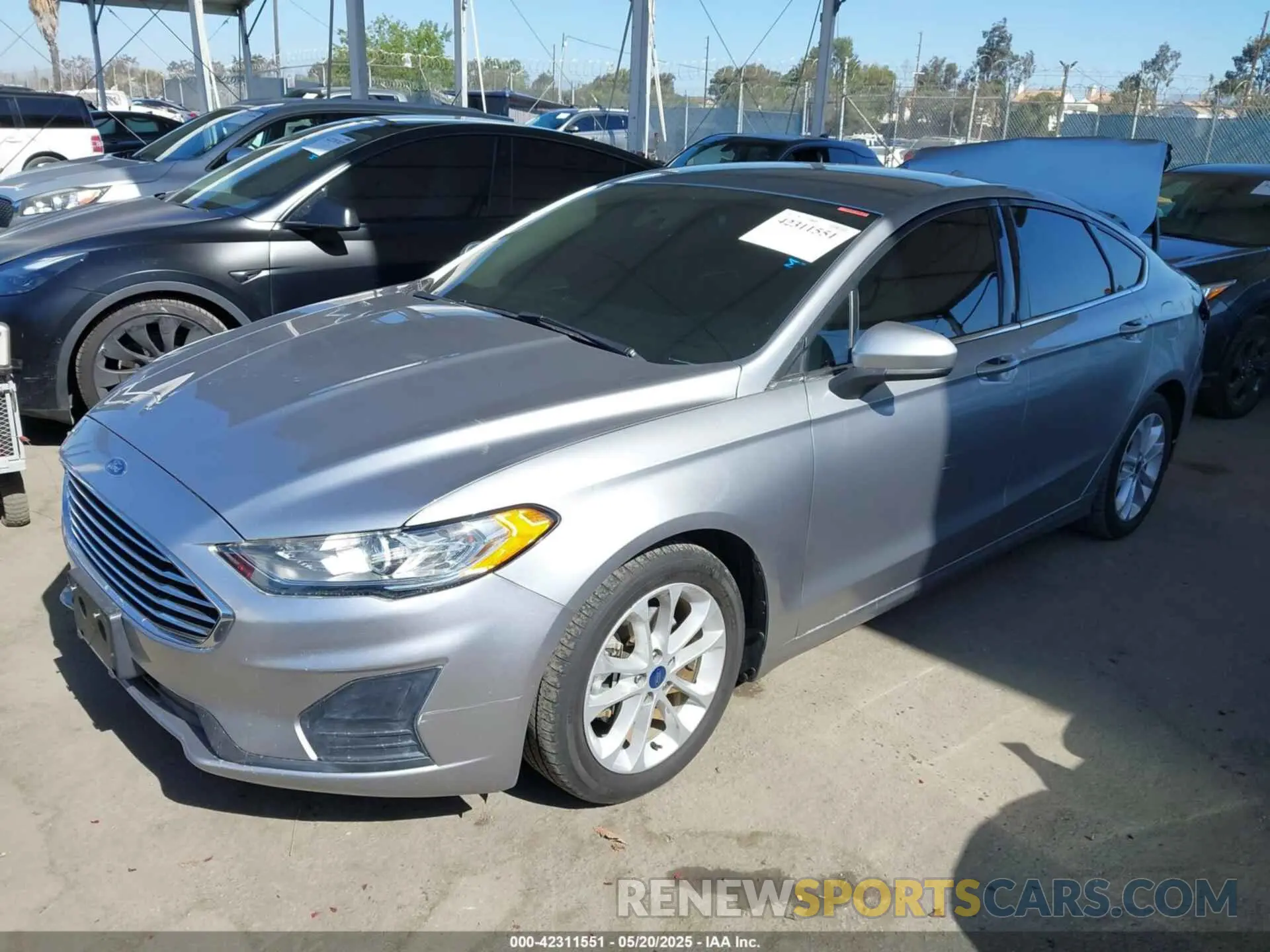 2 Фотография поврежденного автомобиля 3FA6P0LU2LR229035 FORD FUSION 2020