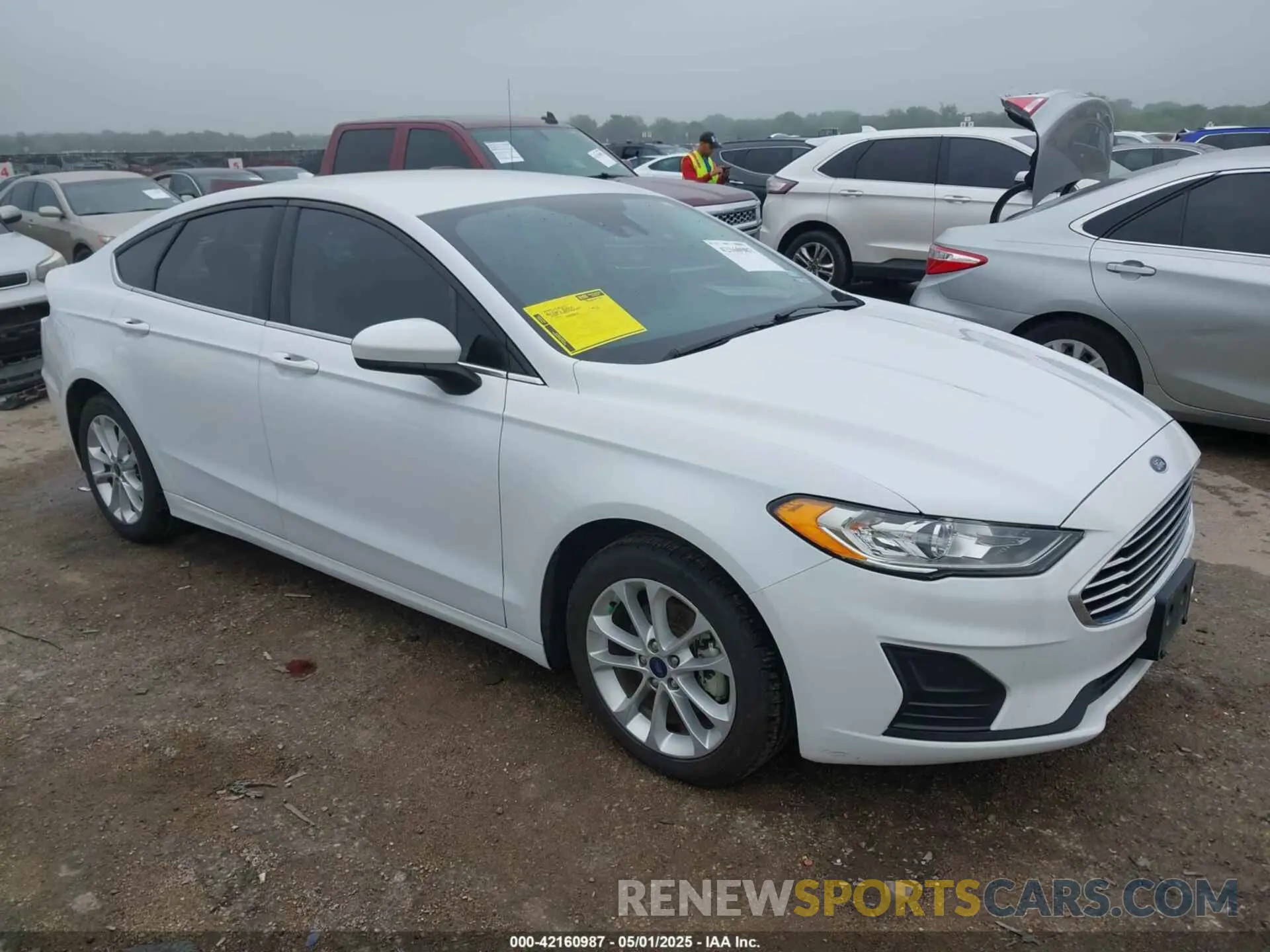 1 Photograph of a damaged car 3FA6P0LU2LR266943 FORD FUSION 2020