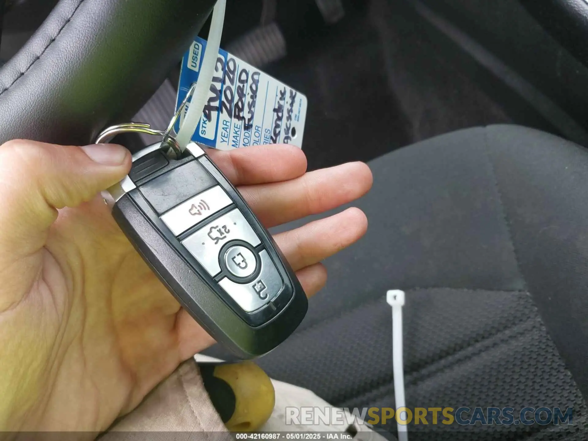 11 Photograph of a damaged car 3FA6P0LU2LR266943 FORD FUSION 2020