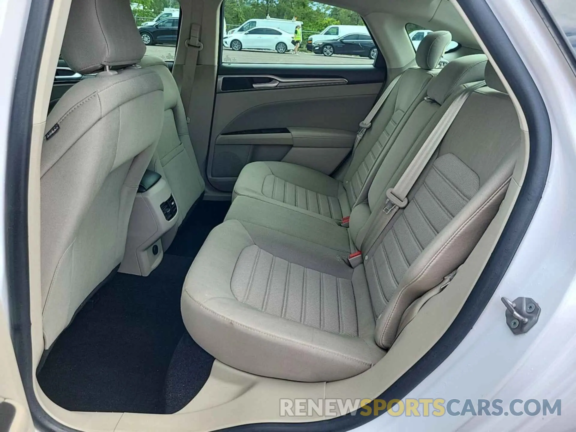 11 Фотография поврежденного автомобиля 3FA6P0LU3LR173414 FORD FUSION 2020