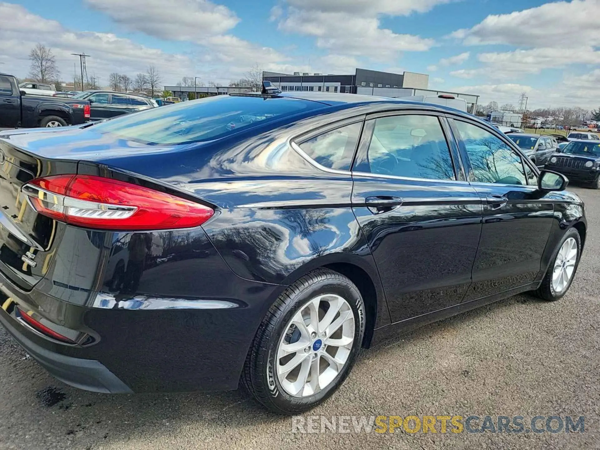 4 Photograph of a damaged car 3FA6P0LU3LR177043 FORD FUSION 2020