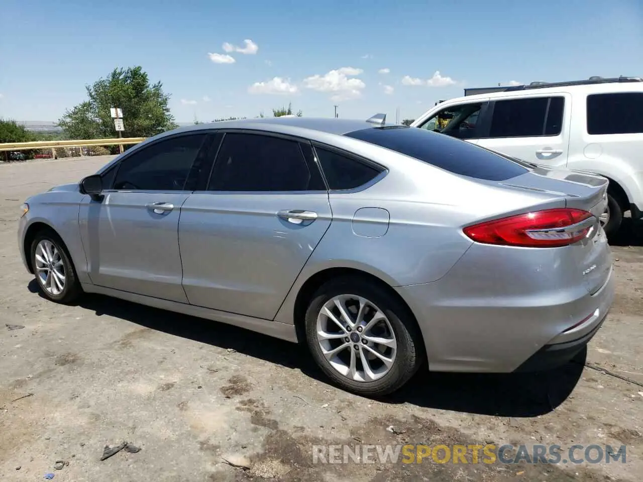 2 Photograph of a damaged car 3FA6P0LU3LR211787 FORD FUSION 2020