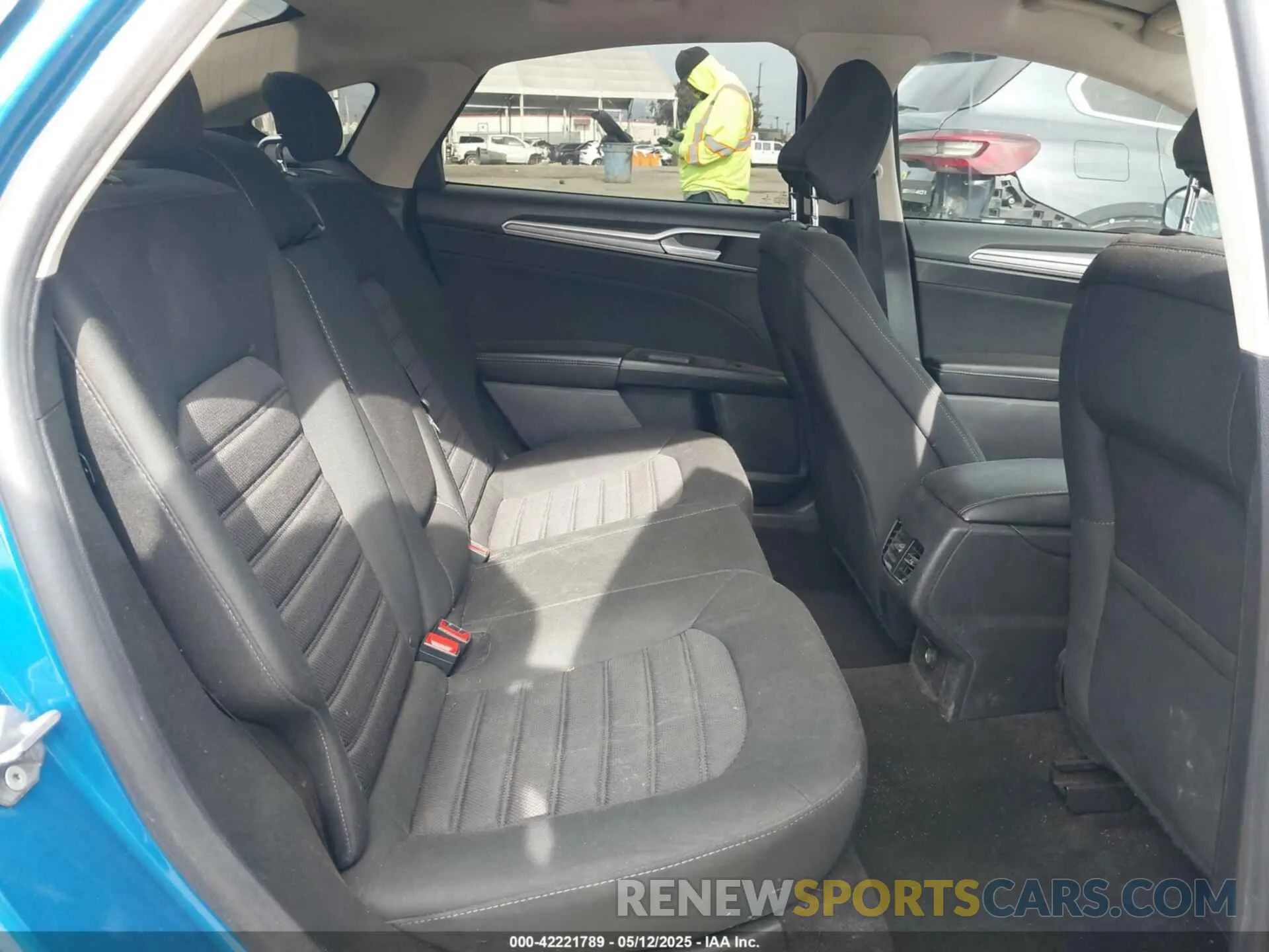 8 Photograph of a damaged car 3FA6P0LU3LR233370 FORD FUSION 2020