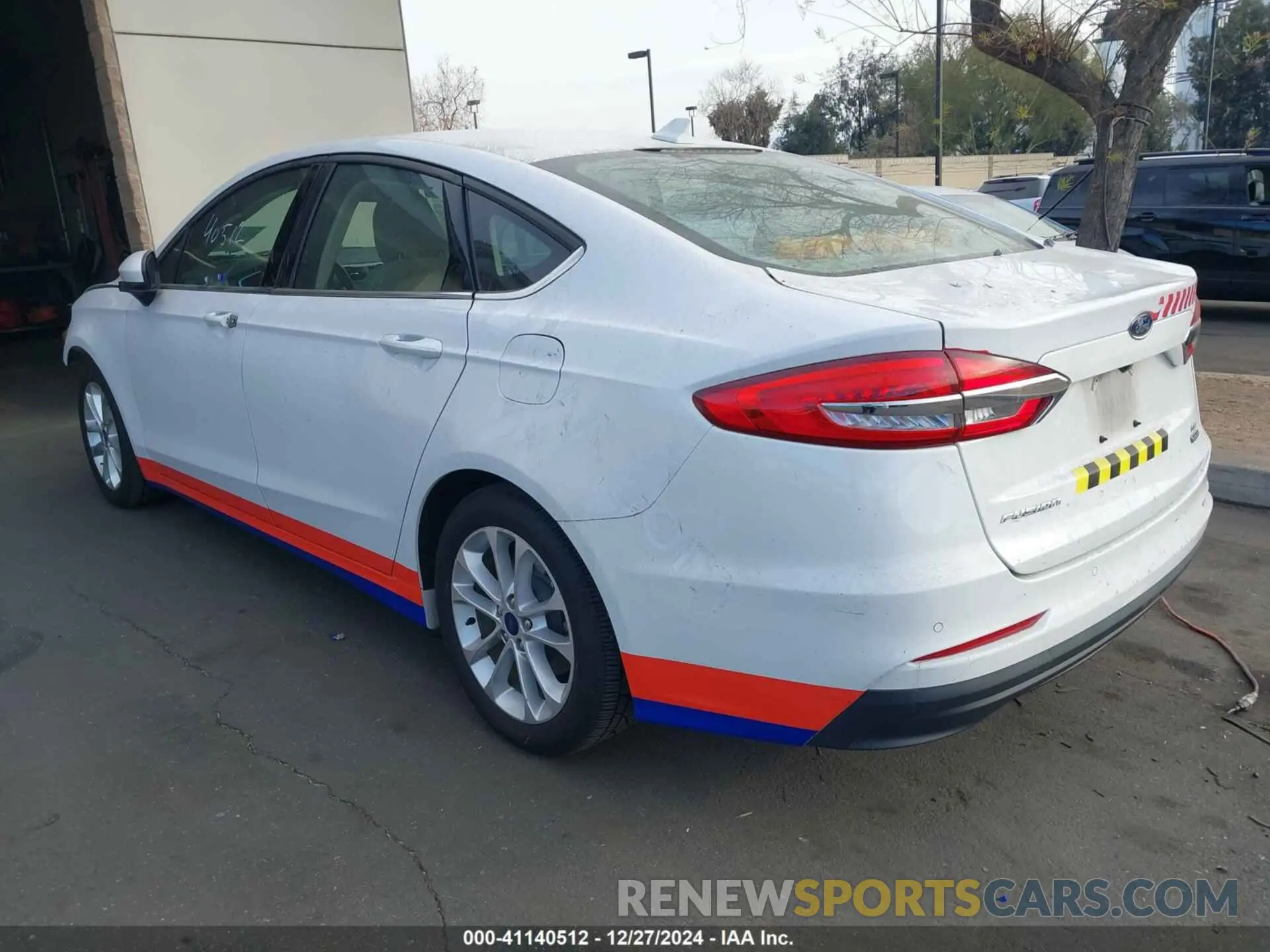 3 Photograph of a damaged car 3FA6P0LU3LR242375 FORD FUSION 2020
