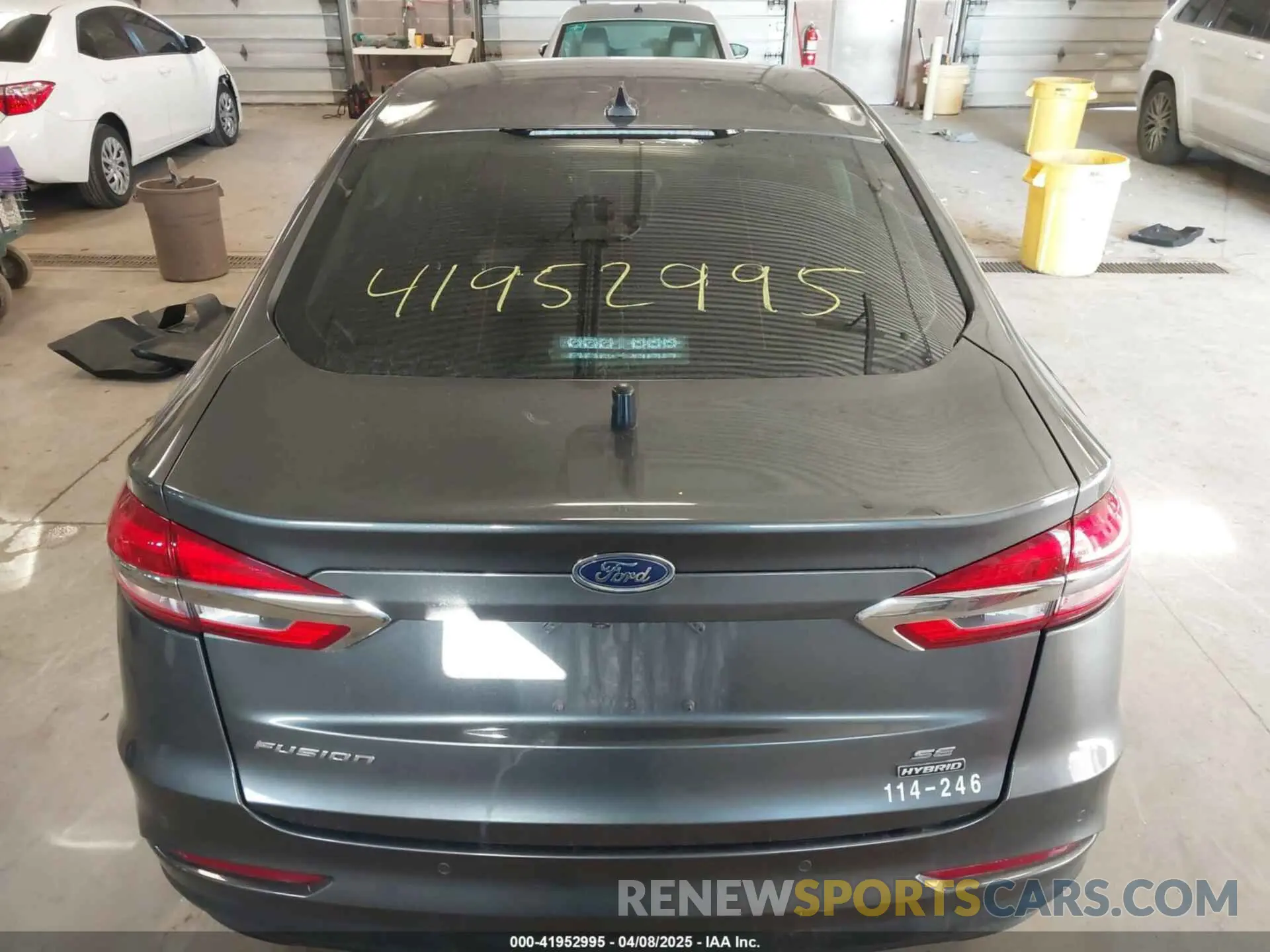 17 Photograph of a damaged car 3FA6P0LU4LR118809 FORD FUSION 2020