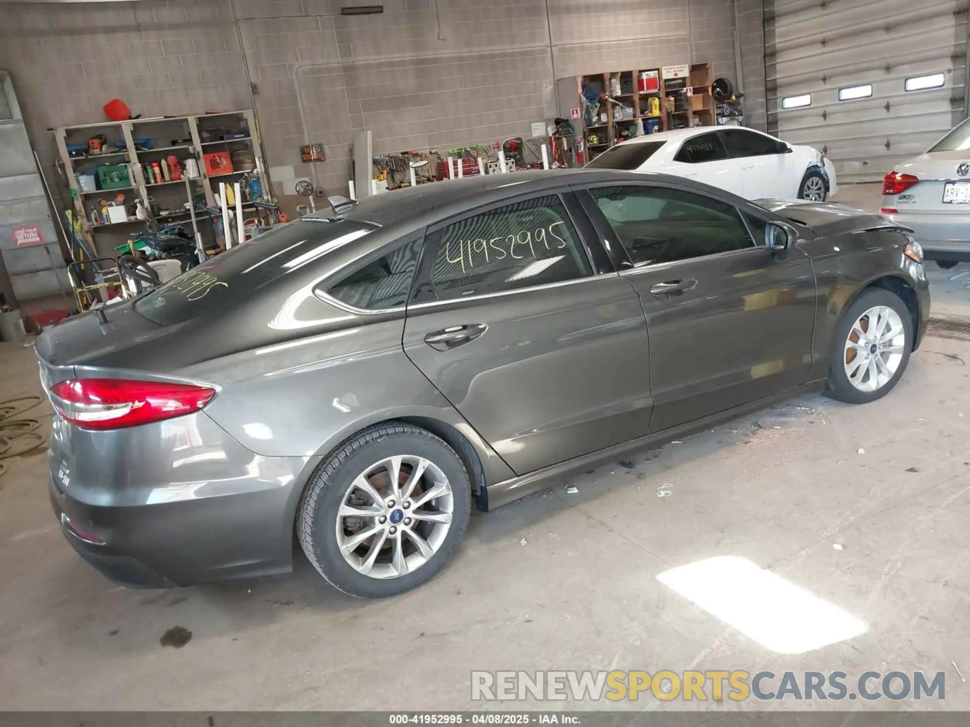 4 Photograph of a damaged car 3FA6P0LU4LR118809 FORD FUSION 2020
