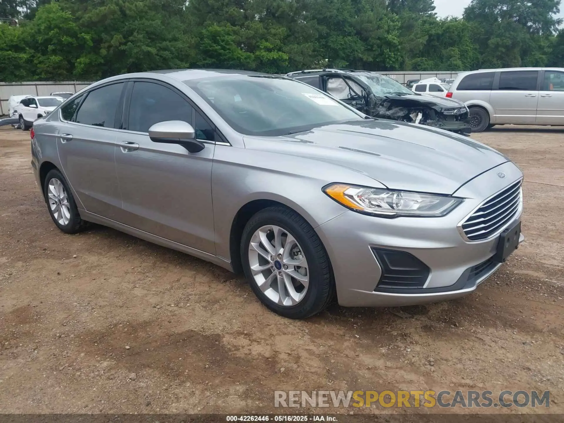 1 Фотография поврежденного автомобиля 3FA6P0LU4LR148070 FORD FUSION 2020