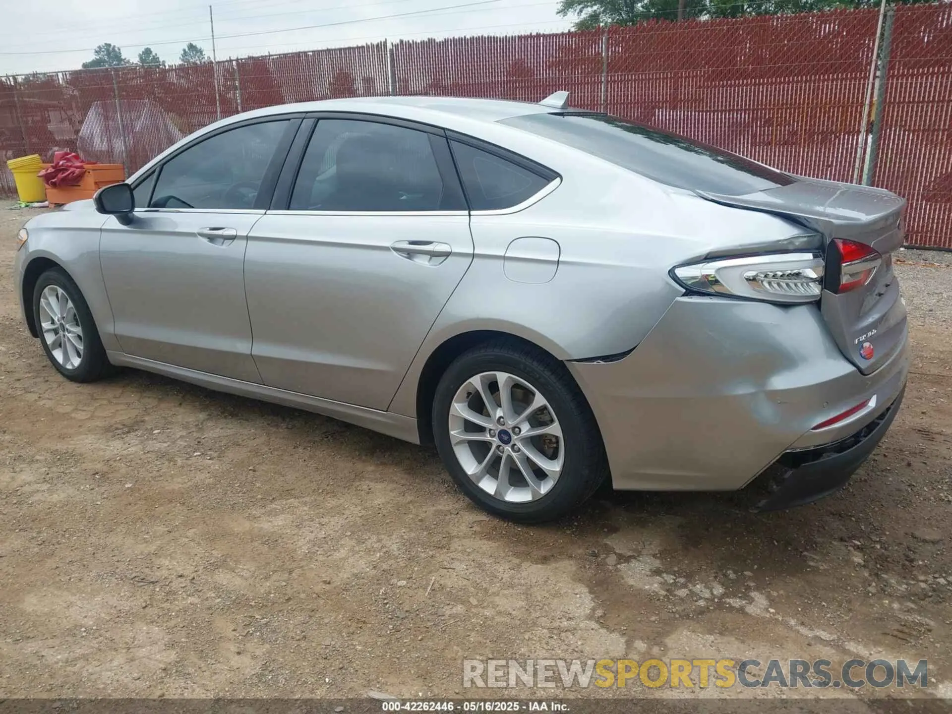 3 Фотография поврежденного автомобиля 3FA6P0LU4LR148070 FORD FUSION 2020