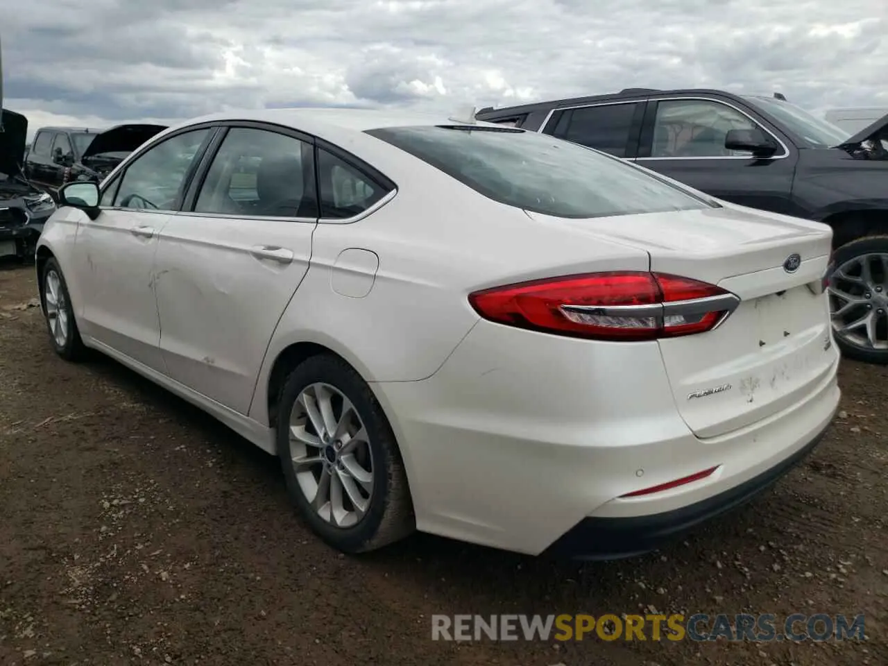 2 Фотография поврежденного автомобиля 3FA6P0LU4LR235306 FORD FUSION 2020