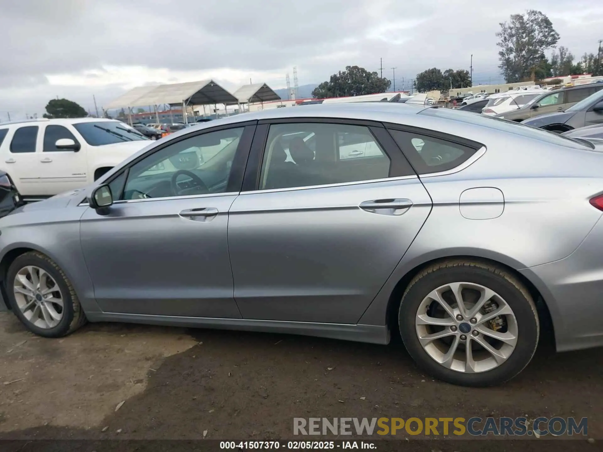 14 Photograph of a damaged car 3FA6P0LU4LR254714 FORD FUSION 2020