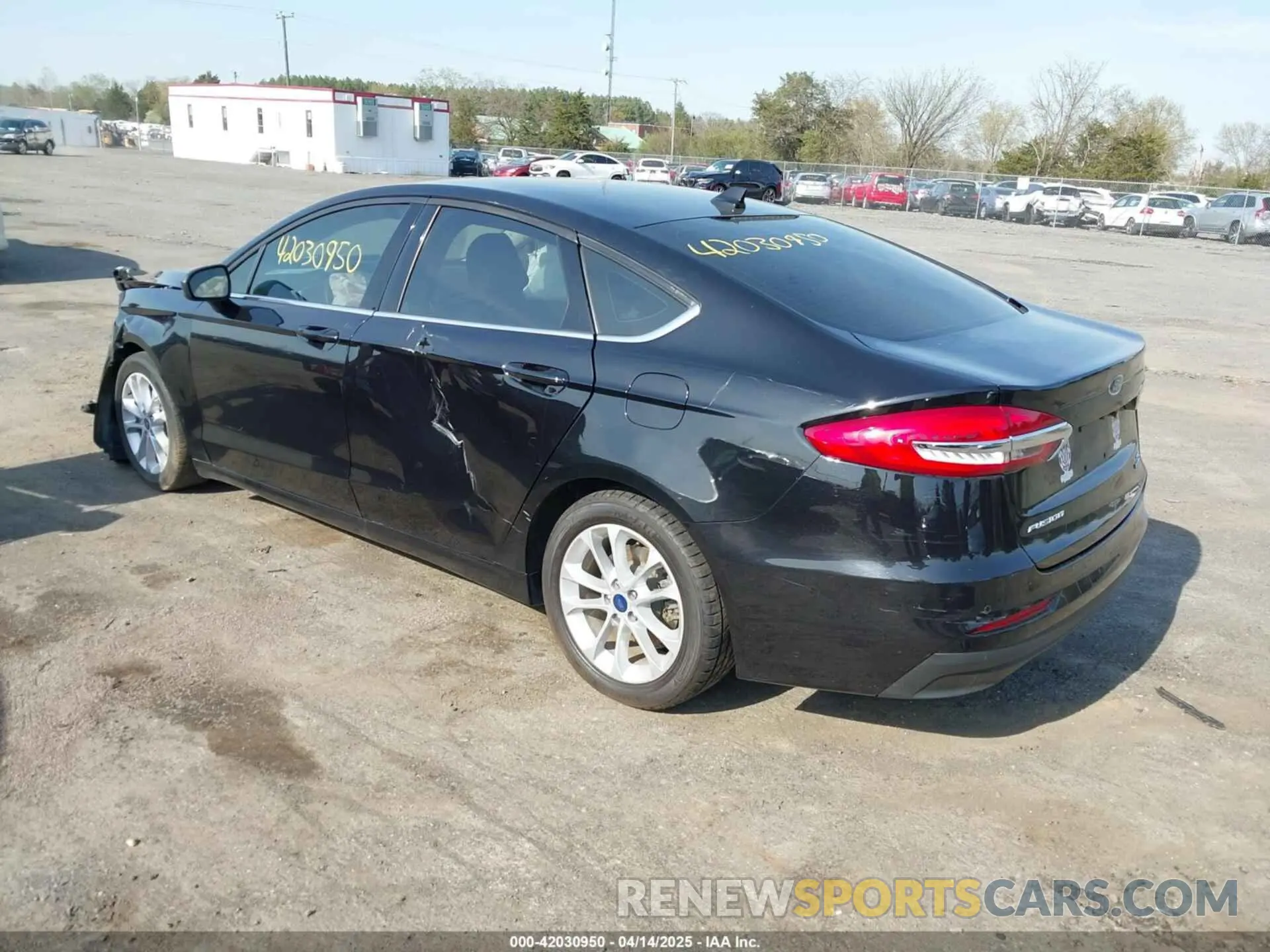 3 Photograph of a damaged car 3FA6P0LU4LR258794 FORD FUSION 2020