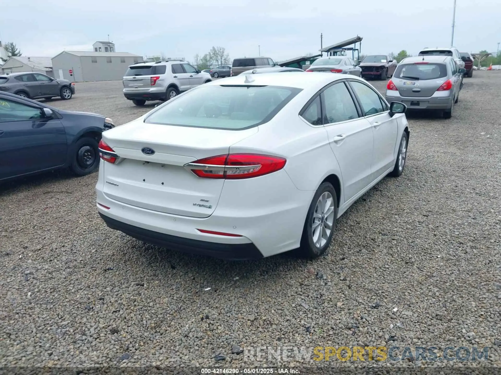 4 Фотография поврежденного автомобиля 3FA6P0LU5LR151074 FORD FUSION 2020