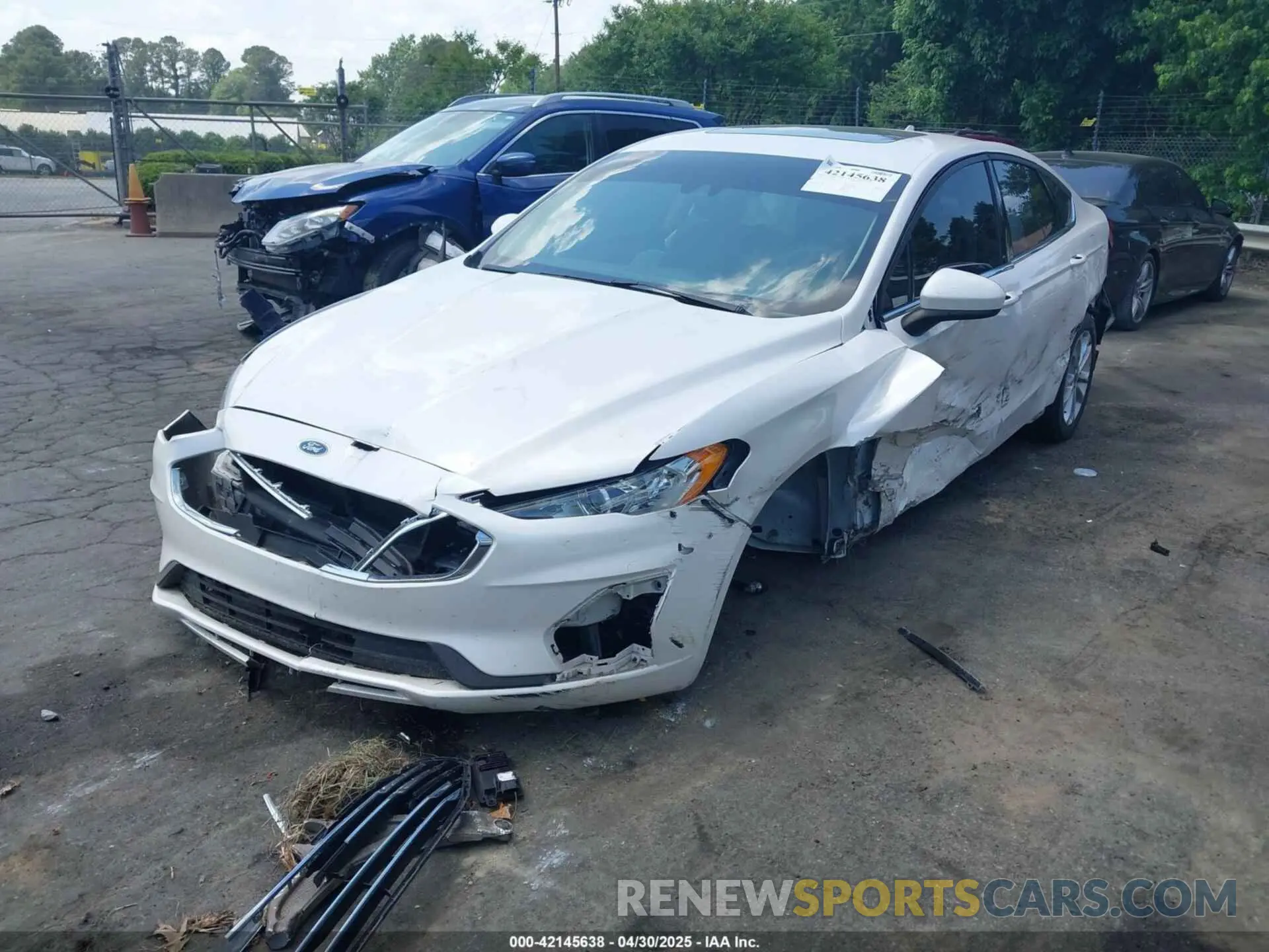 2 Фотография поврежденного автомобиля 3FA6P0LU5LR153942 FORD FUSION 2020