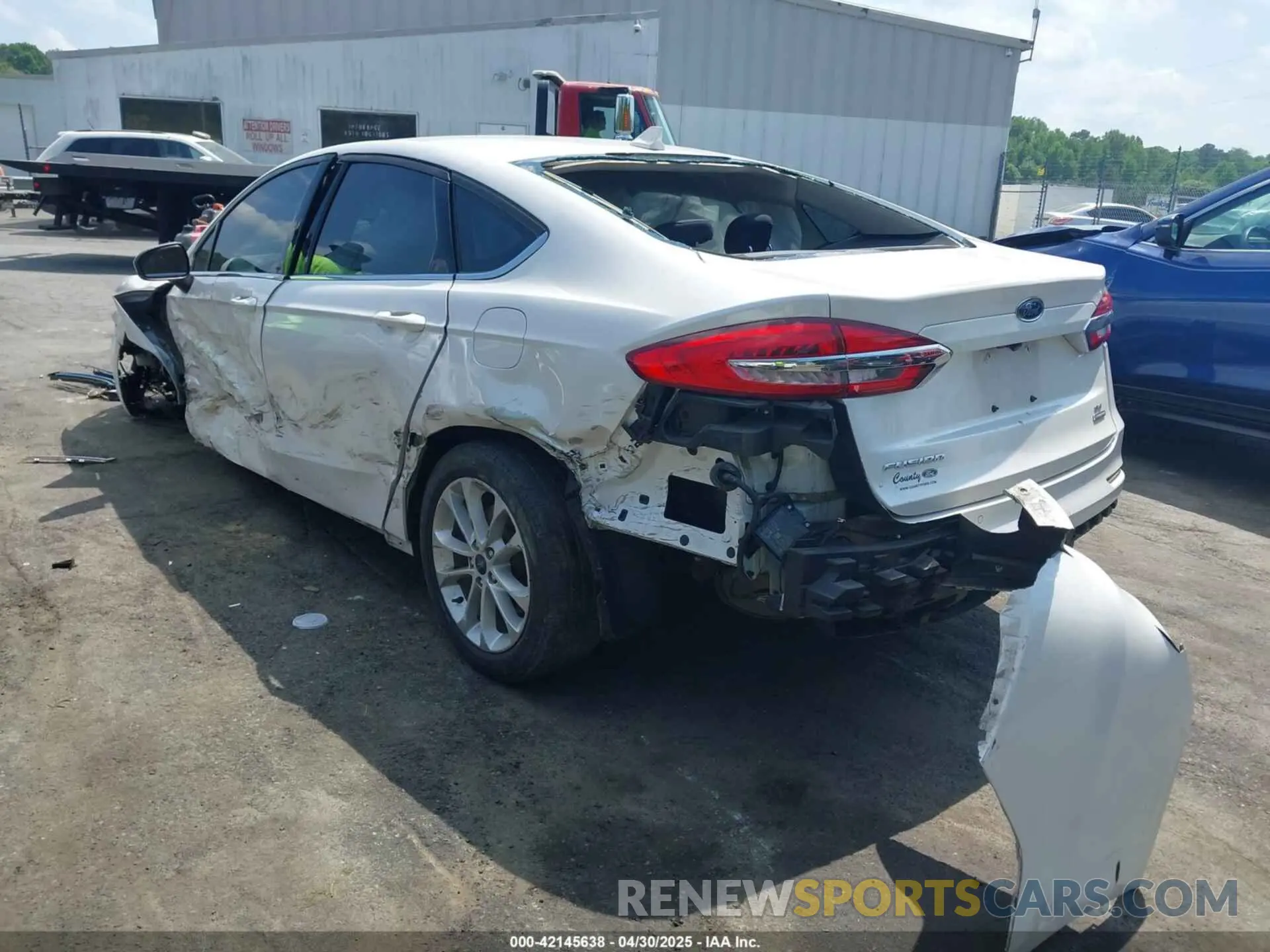 3 Фотография поврежденного автомобиля 3FA6P0LU5LR153942 FORD FUSION 2020