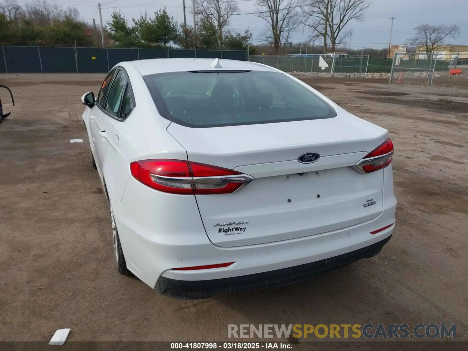 3 Фотография поврежденного автомобиля 3FA6P0LU5LR195611 FORD FUSION 2020
