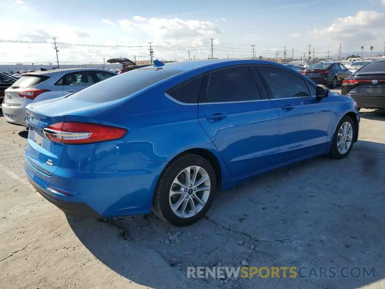 3 Фотография поврежденного автомобиля 3FA6P0LU5LR266421 FORD FUSION 2020