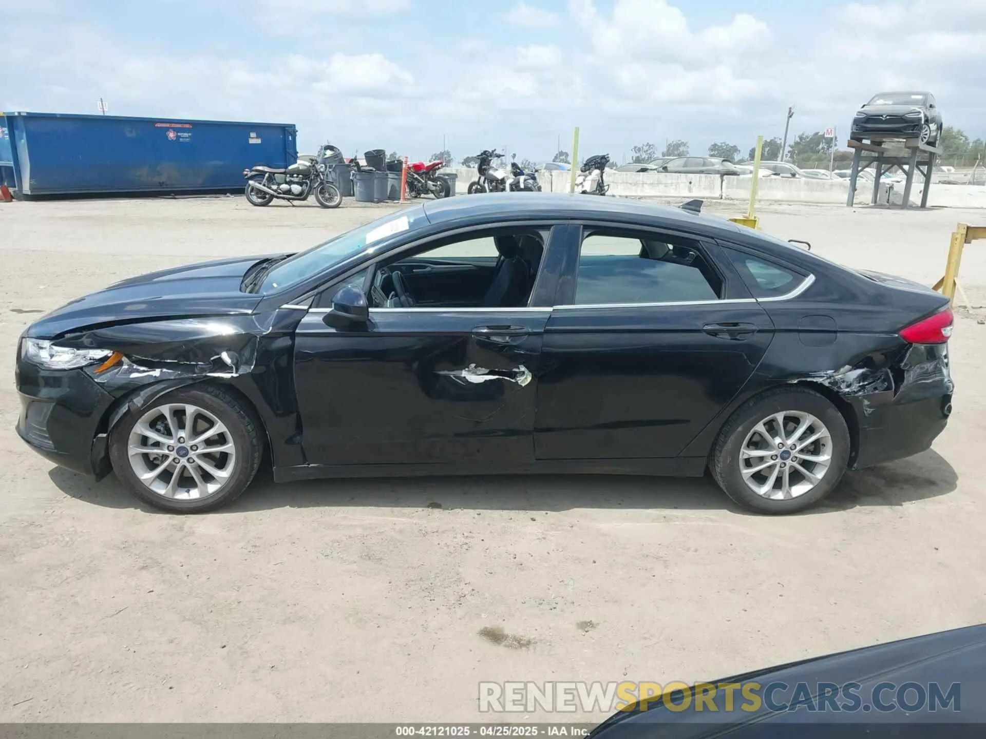 14 Photograph of a damaged car 3FA6P0LU7LR170922 FORD FUSION 2020