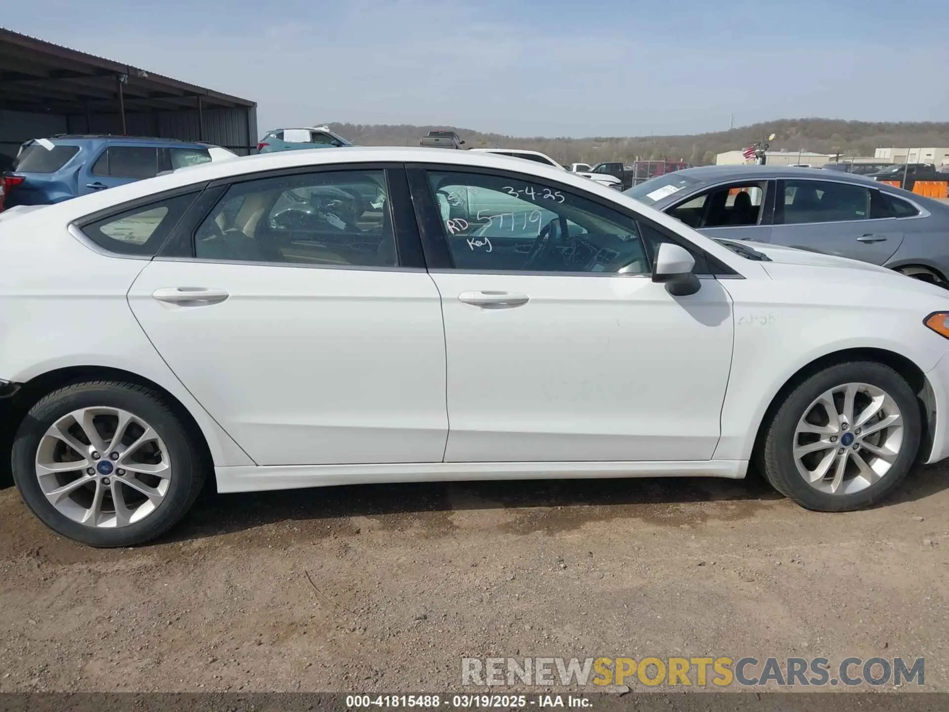 14 Фотография поврежденного автомобиля 3FA6P0LU7LR201375 FORD FUSION 2020