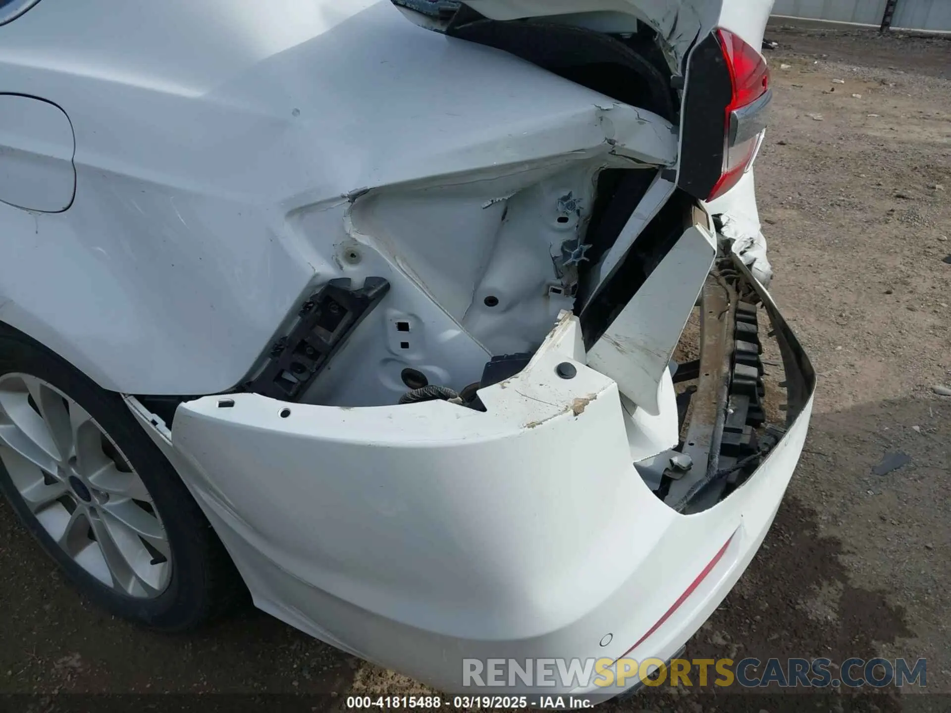 6 Фотография поврежденного автомобиля 3FA6P0LU7LR201375 FORD FUSION 2020