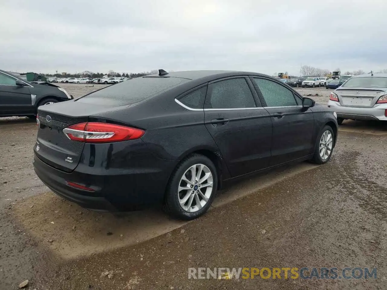 3 Фотография поврежденного автомобиля 3FA6P0LU7LR248177 FORD FUSION 2020