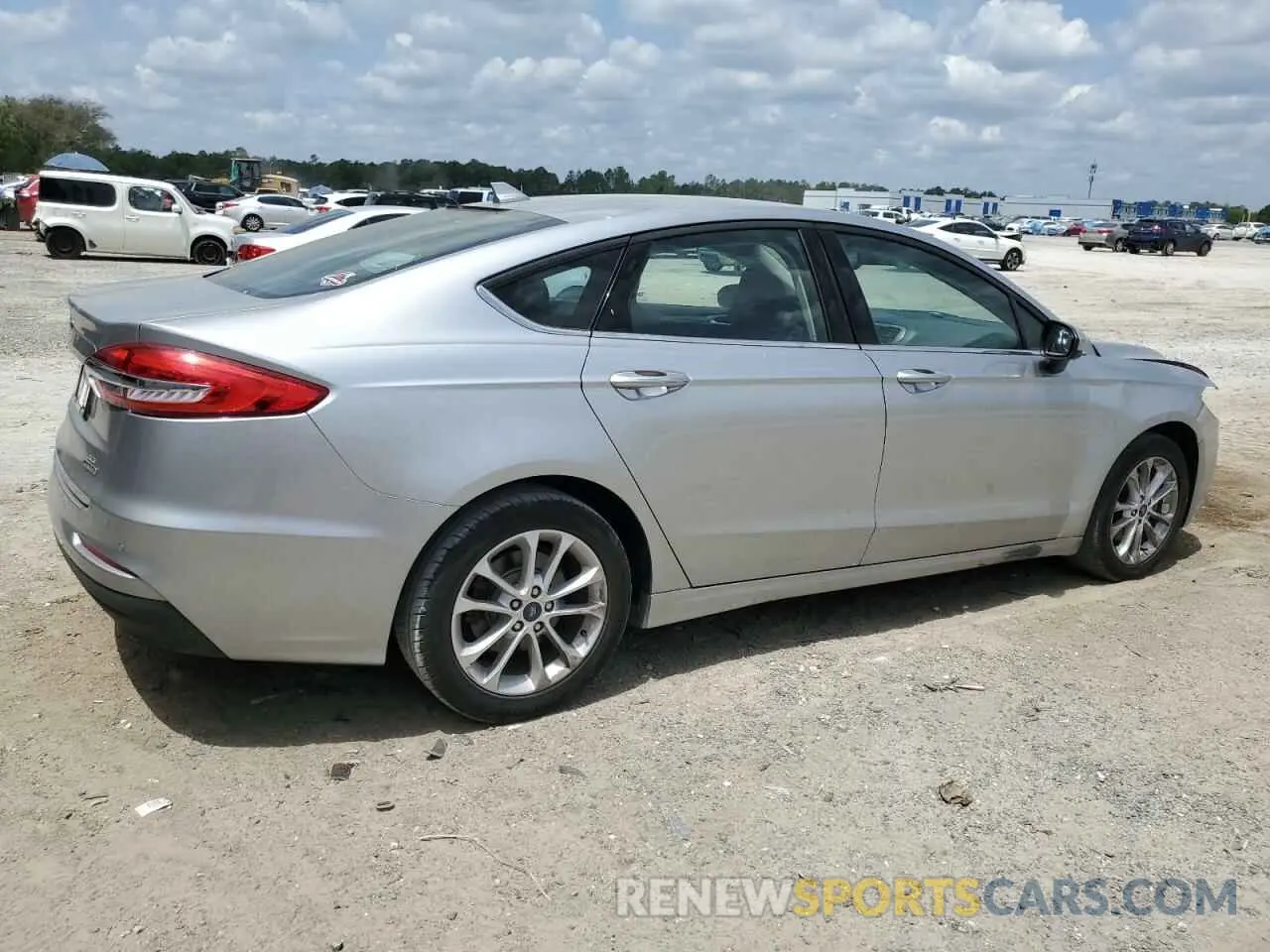 3 Фотография поврежденного автомобиля 3FA6P0LU8LR142692 FORD FUSION 2020