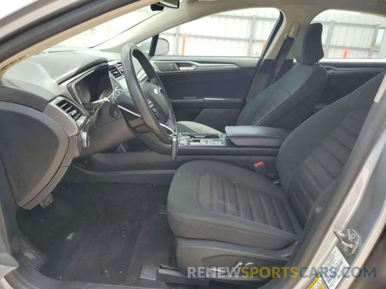 7 Фотография поврежденного автомобиля 3FA6P0LU8LR142692 FORD FUSION 2020