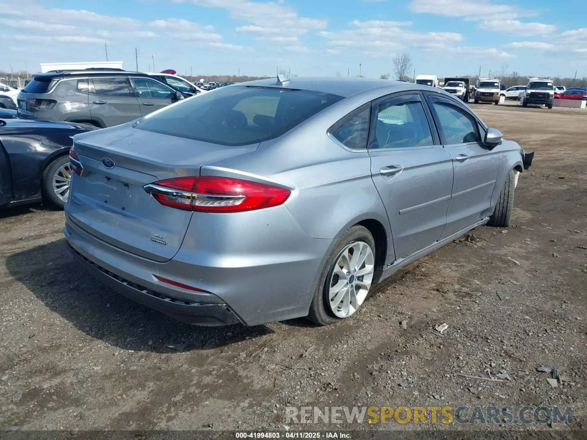 4 Фотография поврежденного автомобиля 3FA6P0LU8LR163896 FORD FUSION 2020