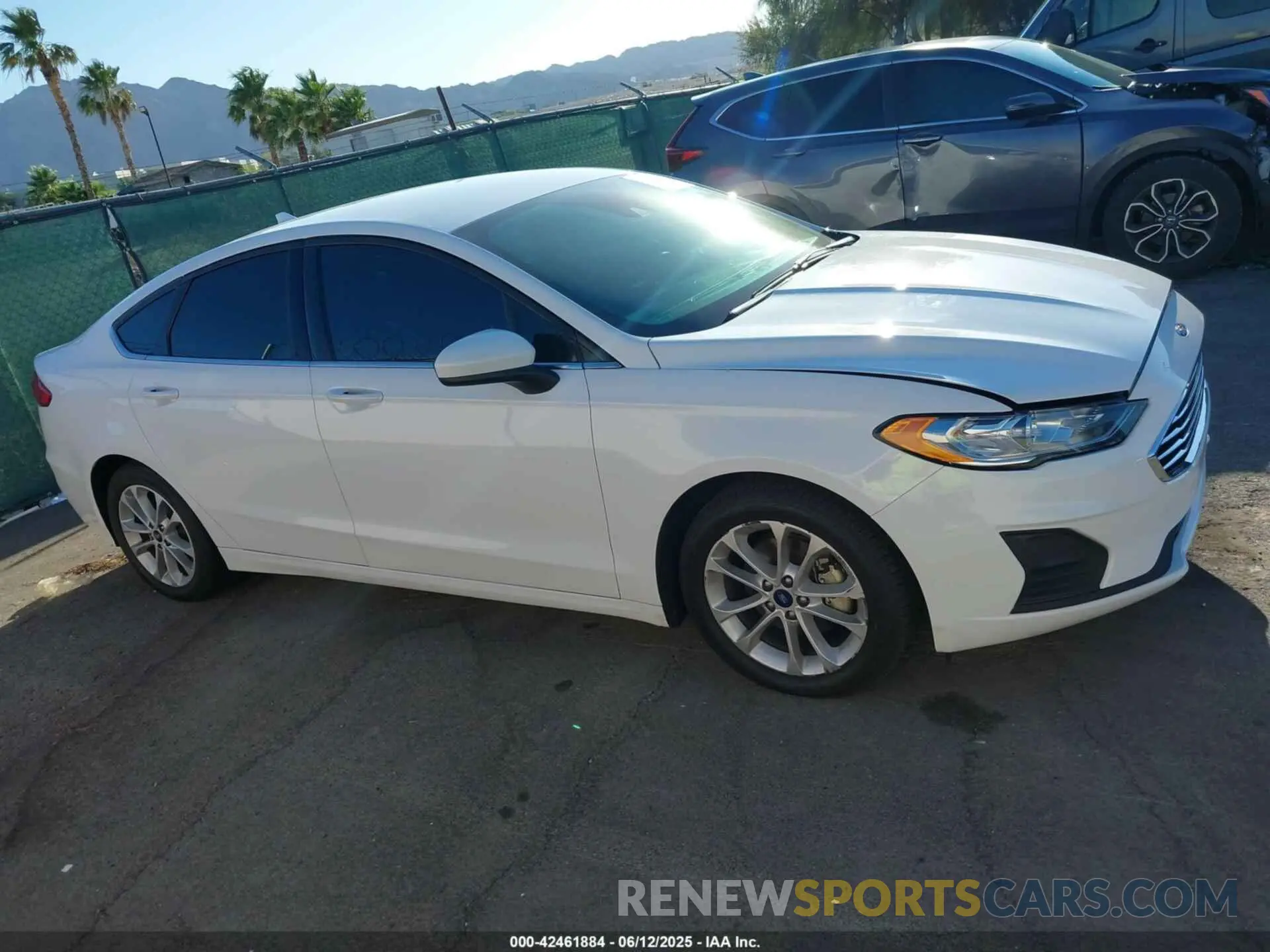13 Photograph of a damaged car 3FA6P0LUXLR230725 FORD FUSION 2020
