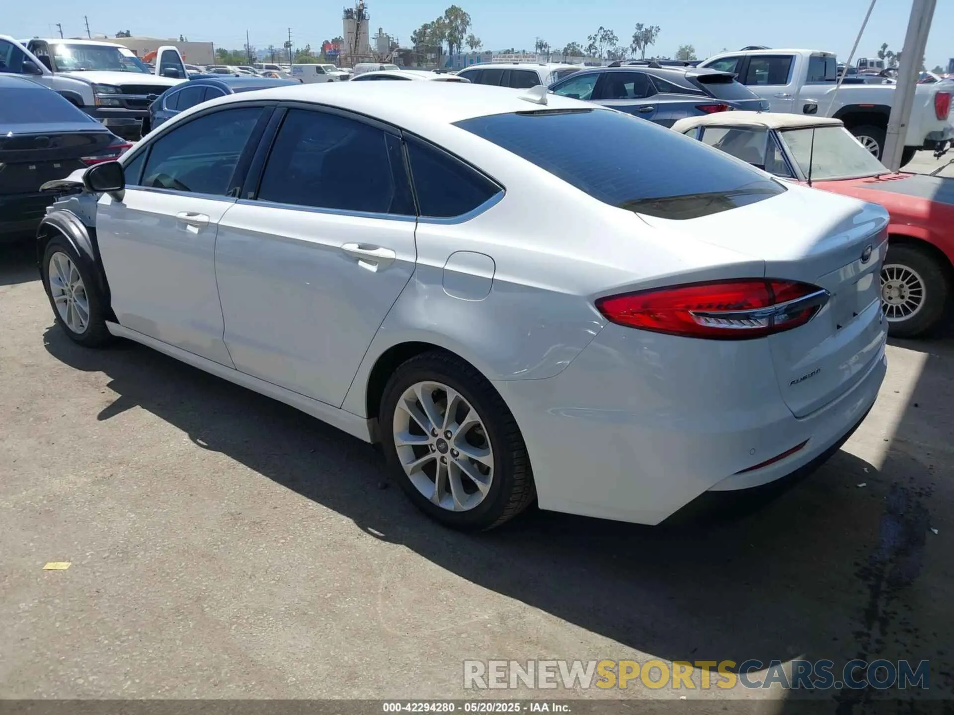 3 Photograph of a damaged car 3FA6P0LUXLR253227 FORD FUSION 2020