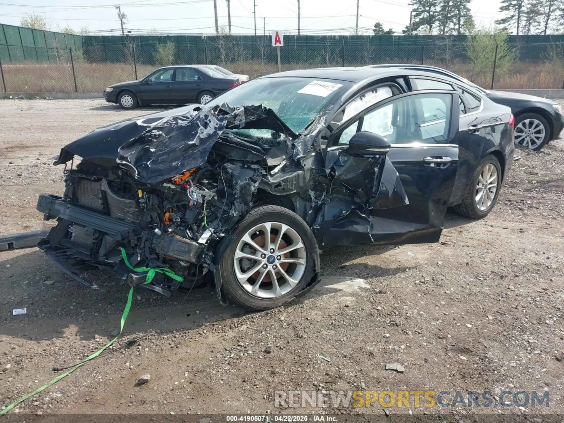 2 Фотография поврежденного автомобиля 3FA6P0MU0LR101410 FORD FUSION 2020