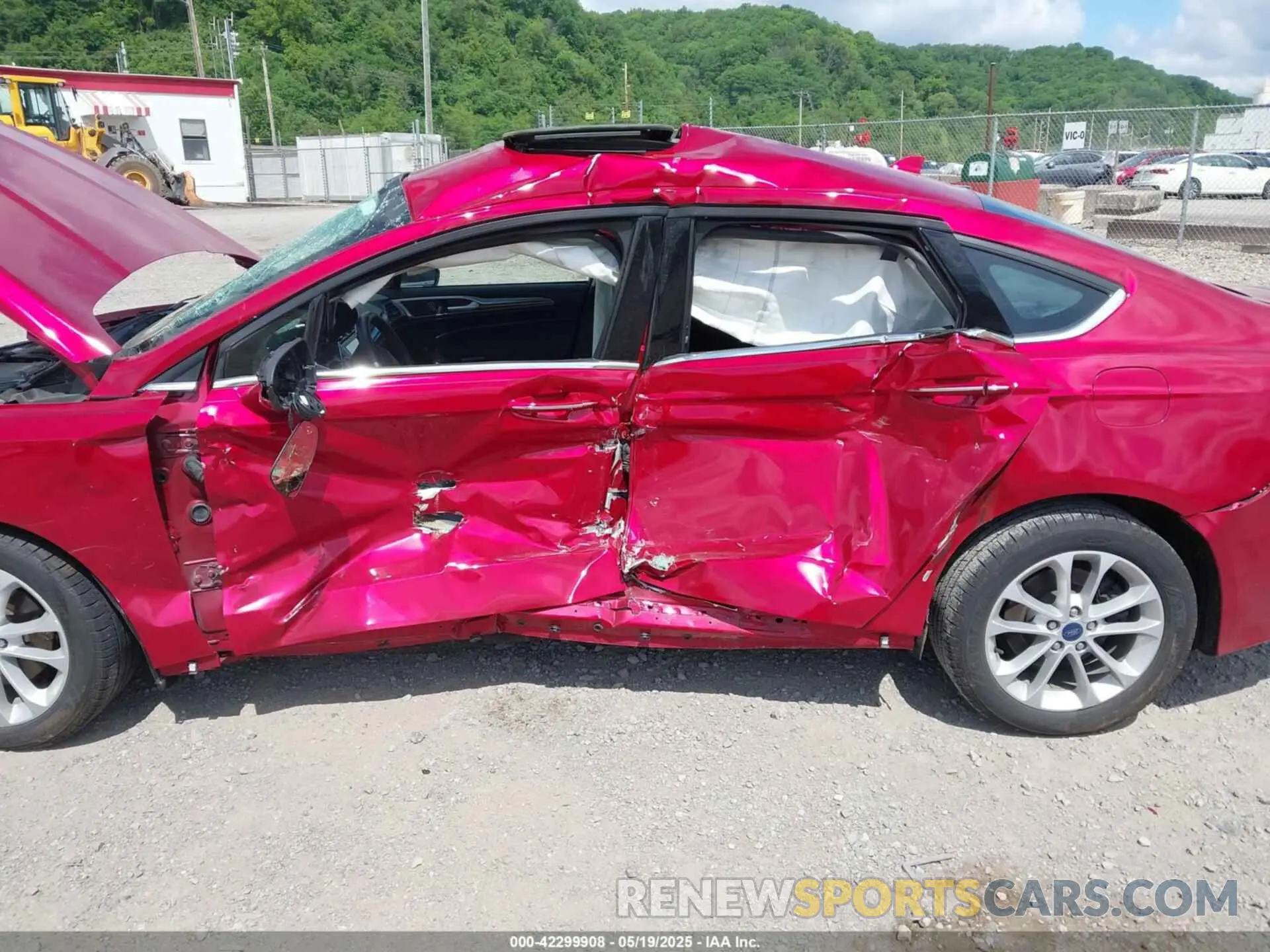 6 Photograph of a damaged car 3FA6P0MU3LR106195 FORD FUSION 2020