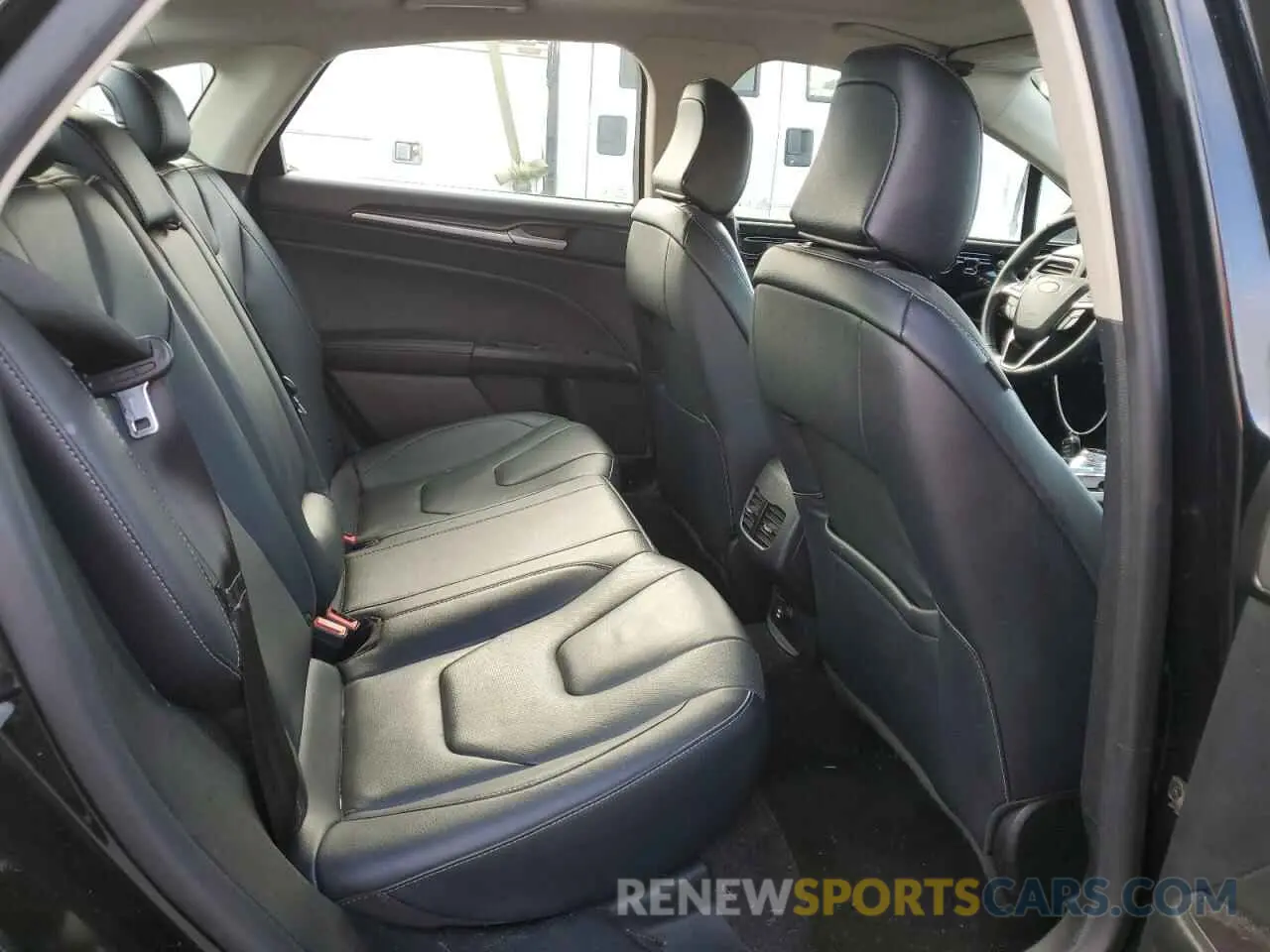 11 Фотография поврежденного автомобиля 3FA6P0RU3LR157270 FORD FUSION 2020