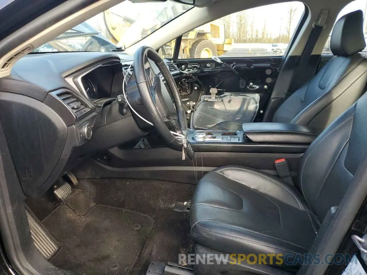 7 Фотография поврежденного автомобиля 3FA6P0RU3LR157270 FORD FUSION 2020