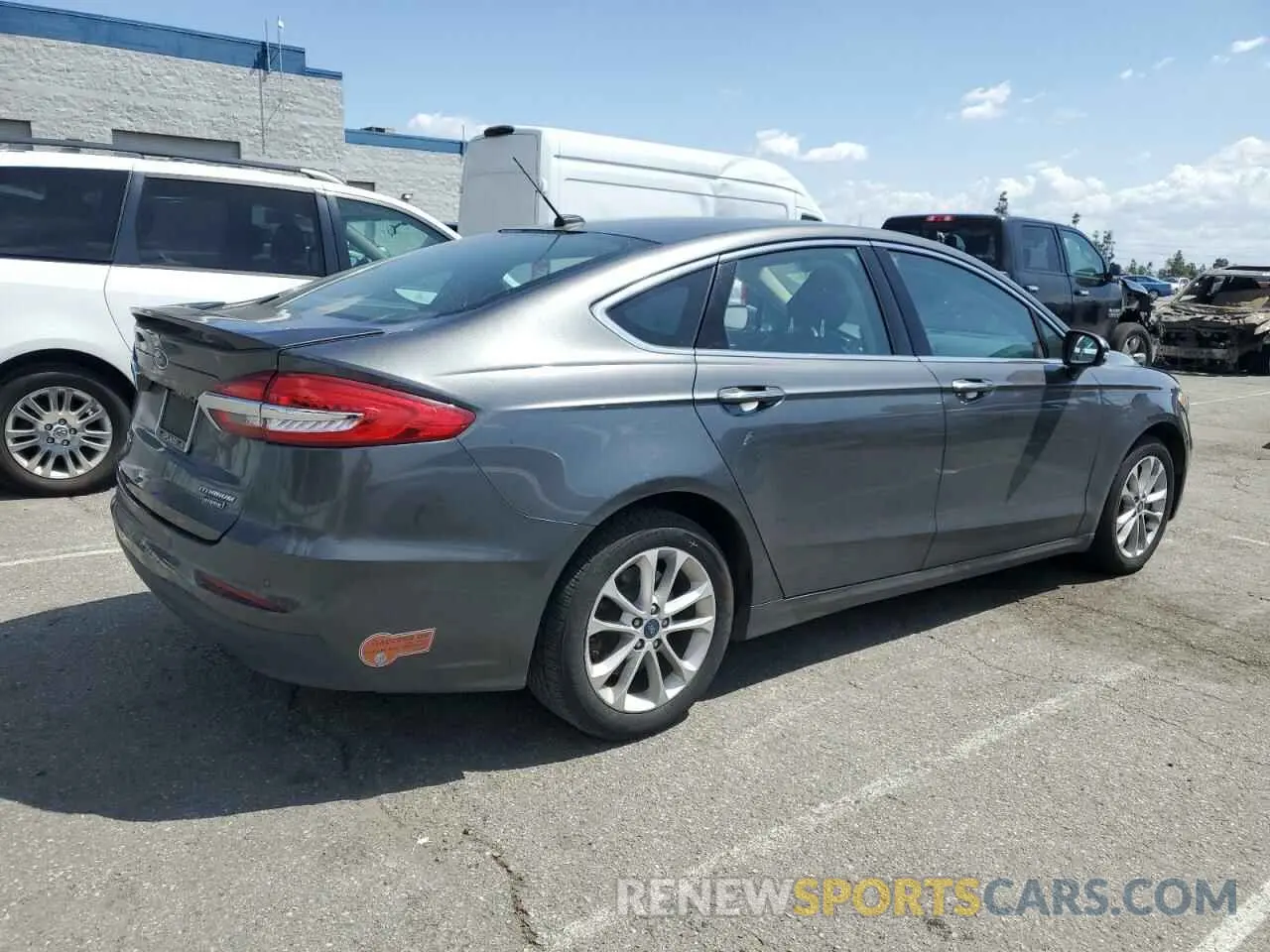 3 Photograph of a damaged car 3FA6P0SU1LR171288 FORD FUSION 2020