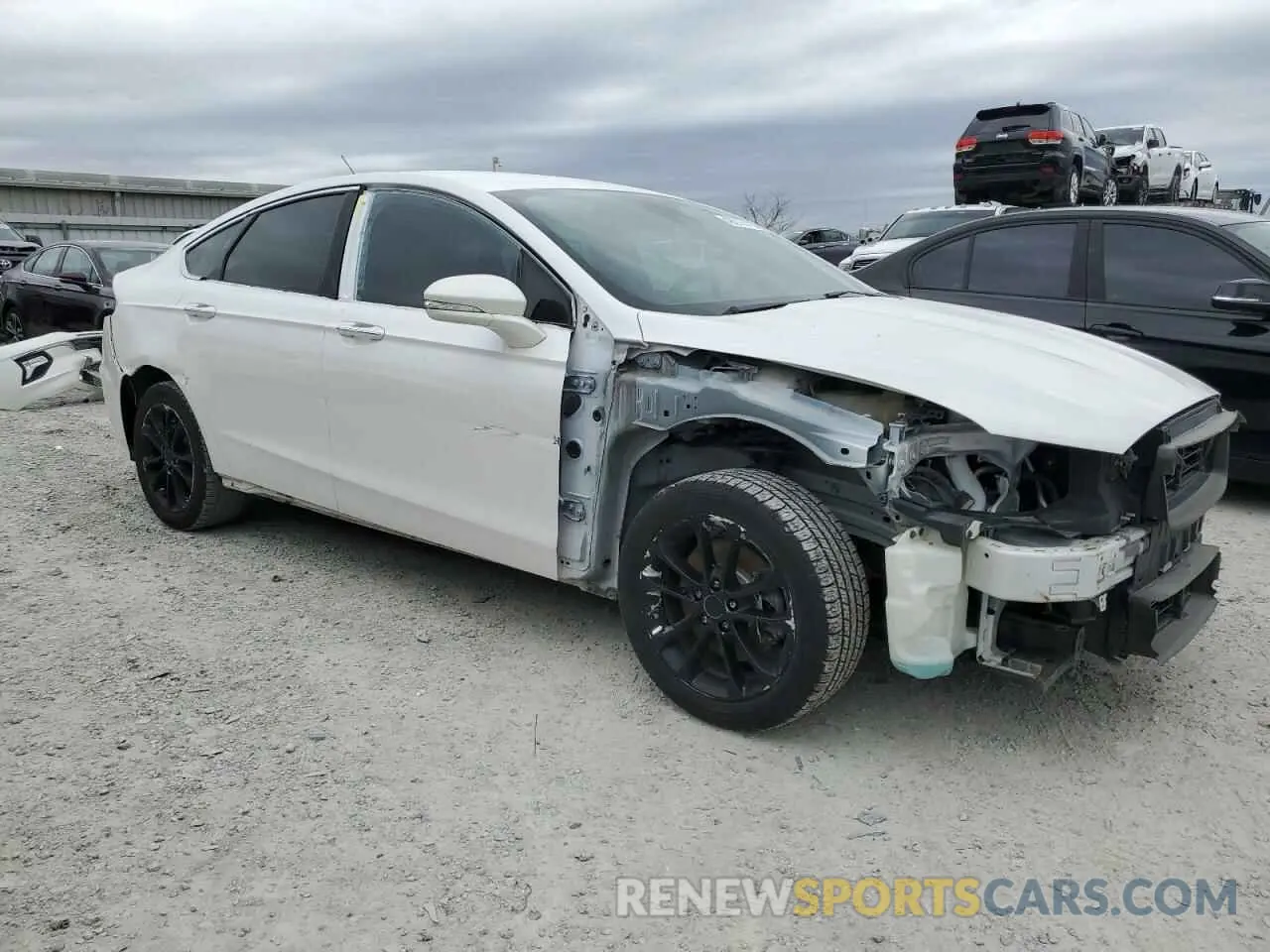 4 Photograph of a damaged car 3FA6P0SU4LR113076 FORD FUSION 2020