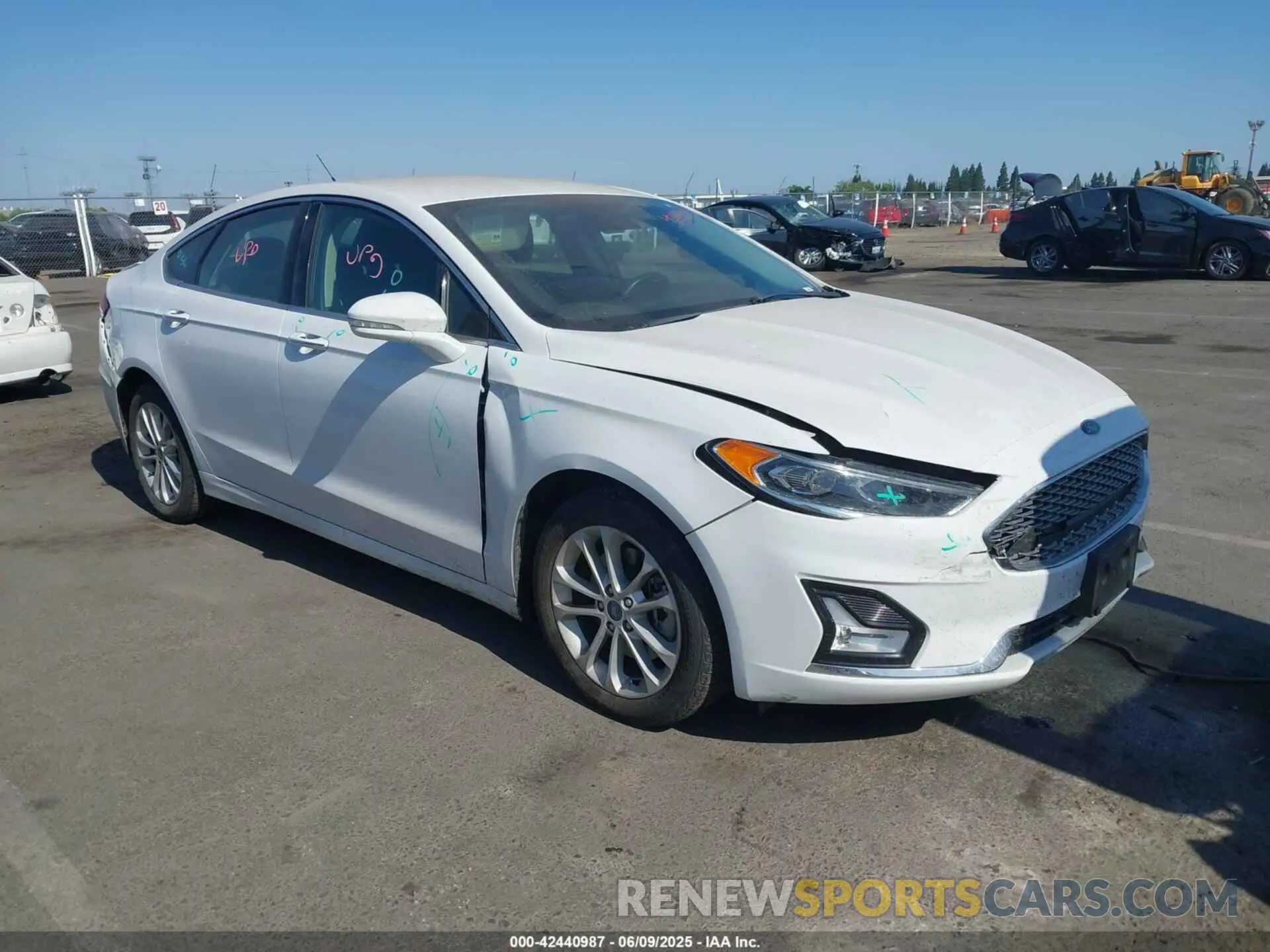 1 Фотография поврежденного автомобиля 3FA6P0SU4LR246484 FORD FUSION 2020