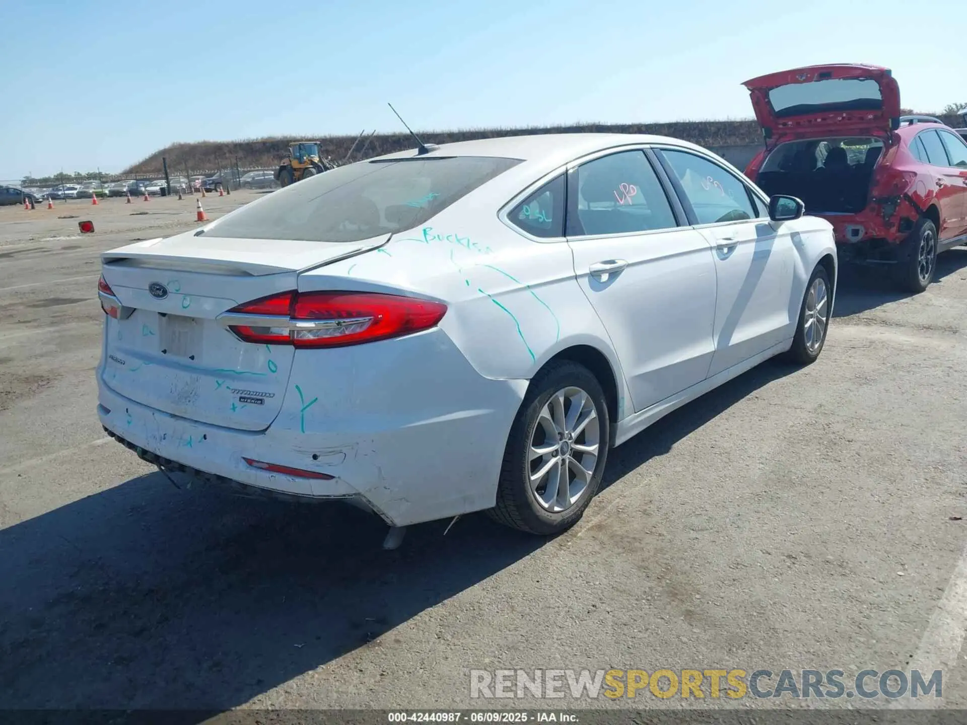 4 Фотография поврежденного автомобиля 3FA6P0SU4LR246484 FORD FUSION 2020
