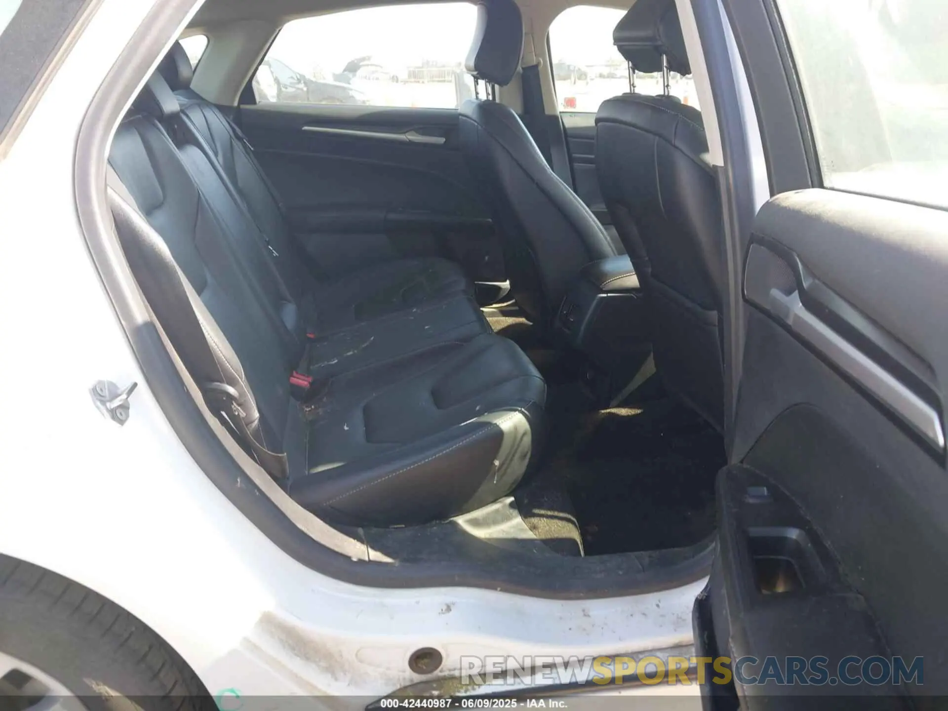 8 Фотография поврежденного автомобиля 3FA6P0SU4LR246484 FORD FUSION 2020