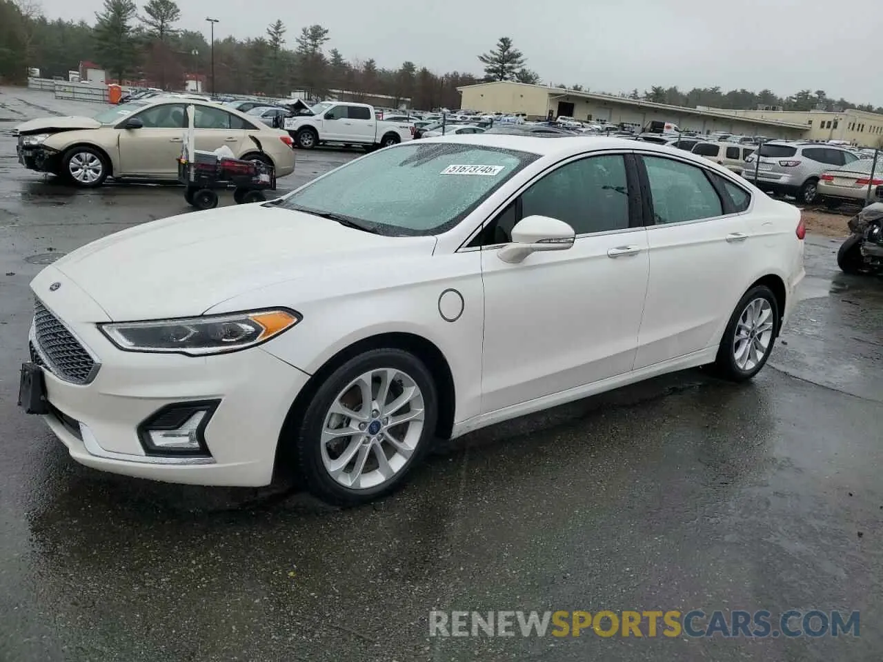 1 Photograph of a damaged car 3FA6P0SU8LR132021 FORD FUSION 2020