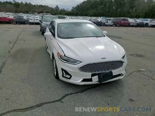 11 Photograph of a damaged car 3FA6P0SU8LR132021 FORD FUSION 2020
