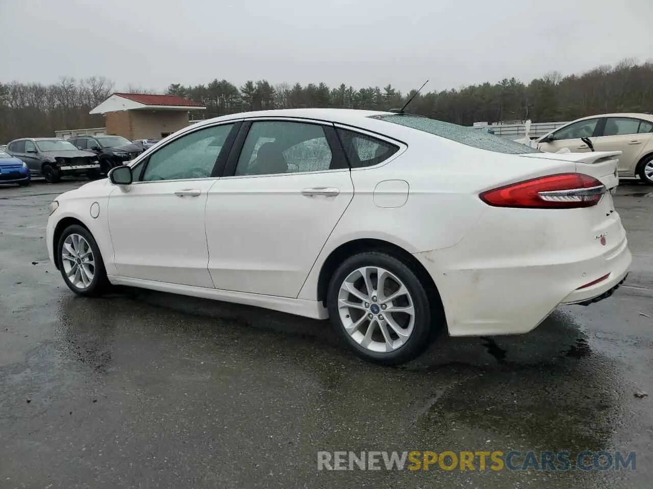 2 Photograph of a damaged car 3FA6P0SU8LR132021 FORD FUSION 2020