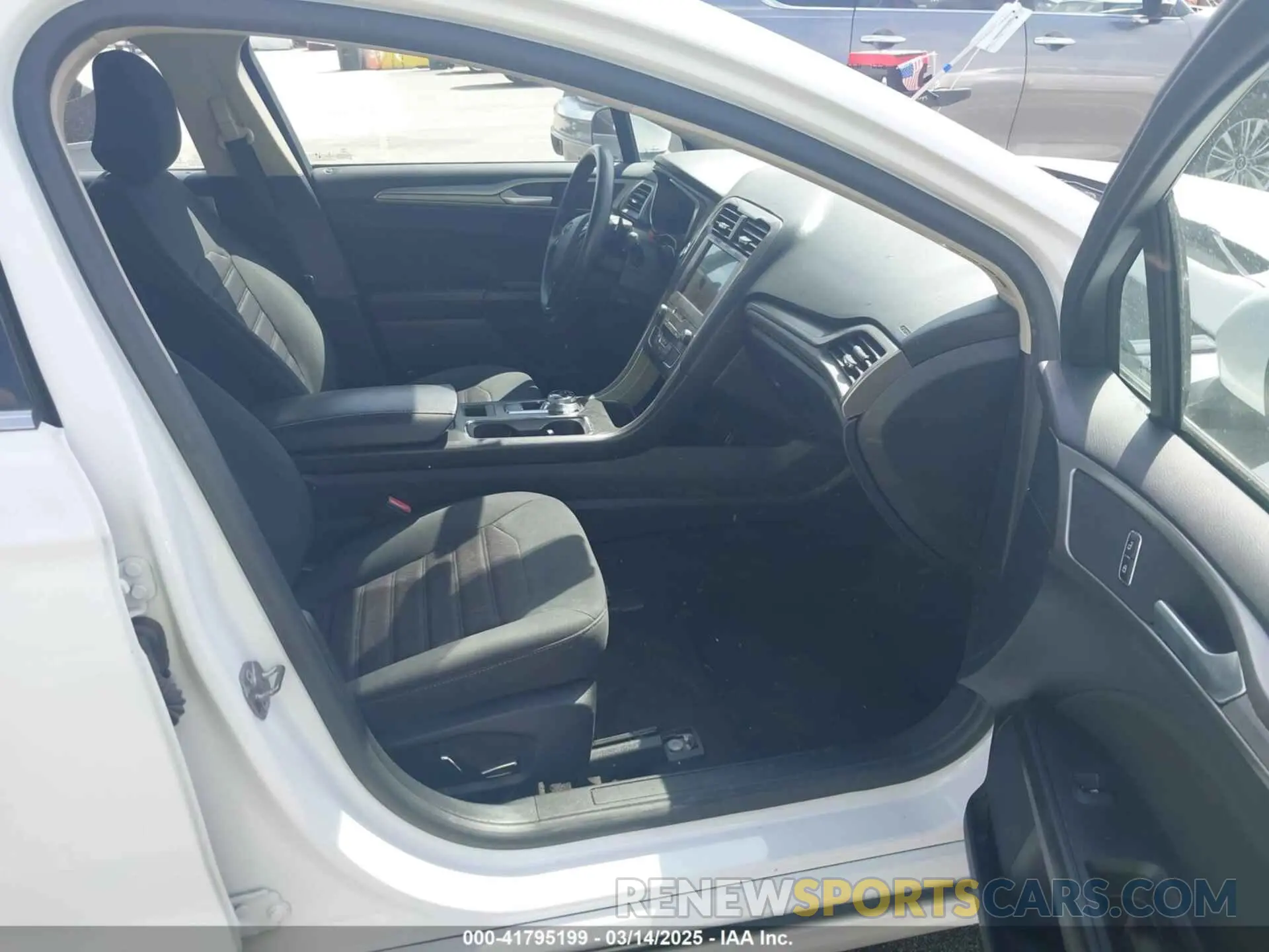 5 Photograph of a damaged car 3FA6P0T90LR150796 FORD FUSION 2020