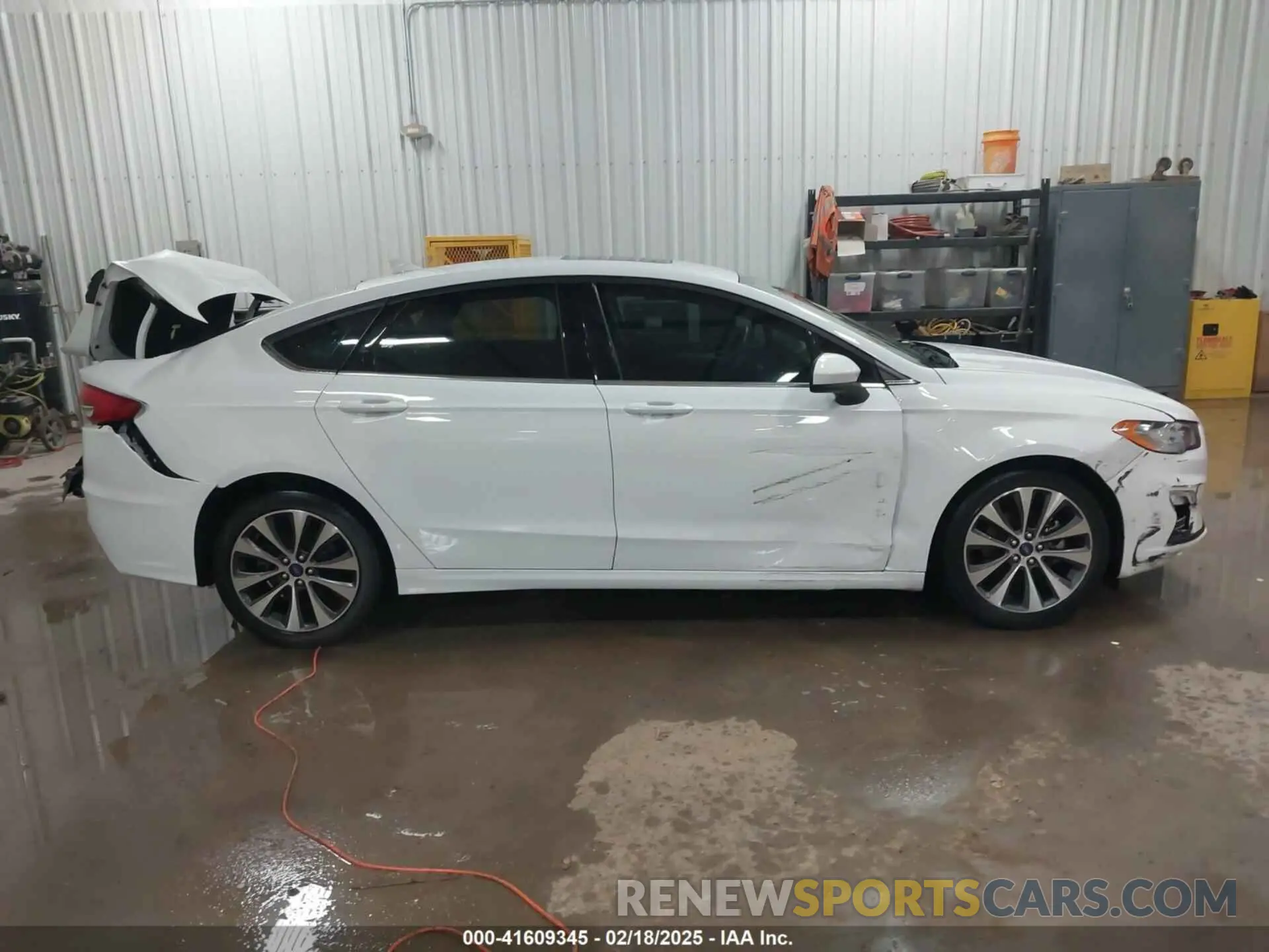 13 Photograph of a damaged car 3FA6P0T91LR202050 FORD FUSION 2020