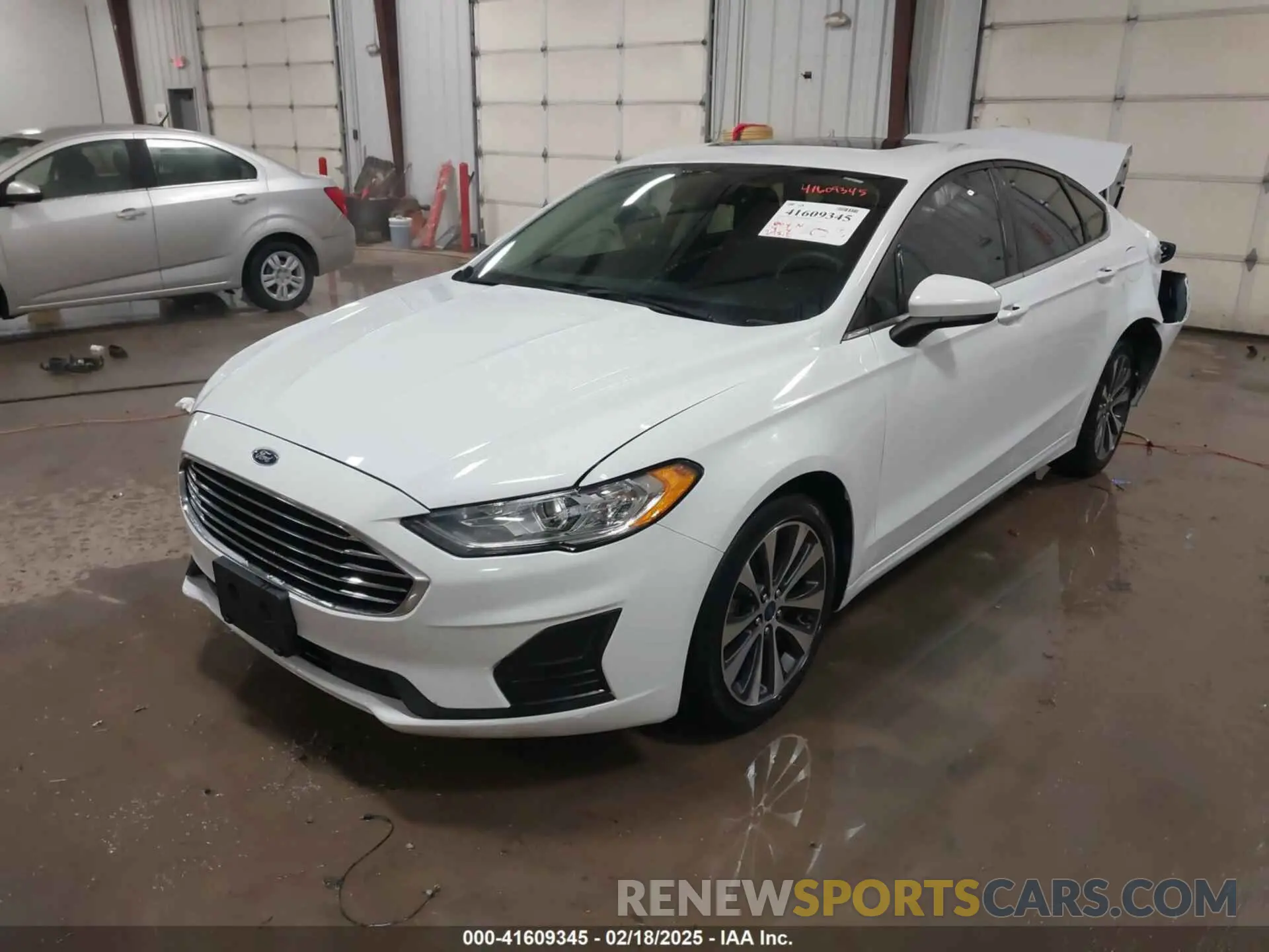 2 Photograph of a damaged car 3FA6P0T91LR202050 FORD FUSION 2020