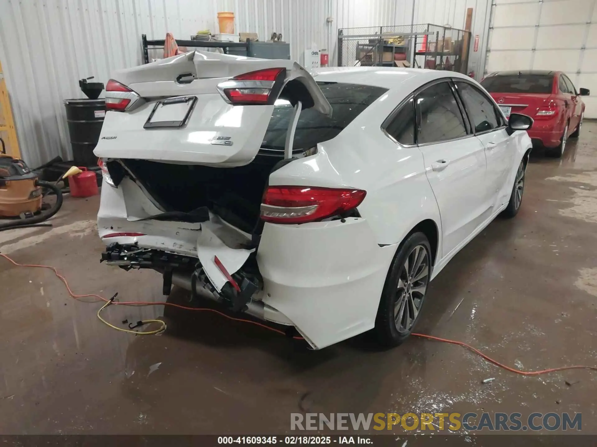 4 Photograph of a damaged car 3FA6P0T91LR202050 FORD FUSION 2020