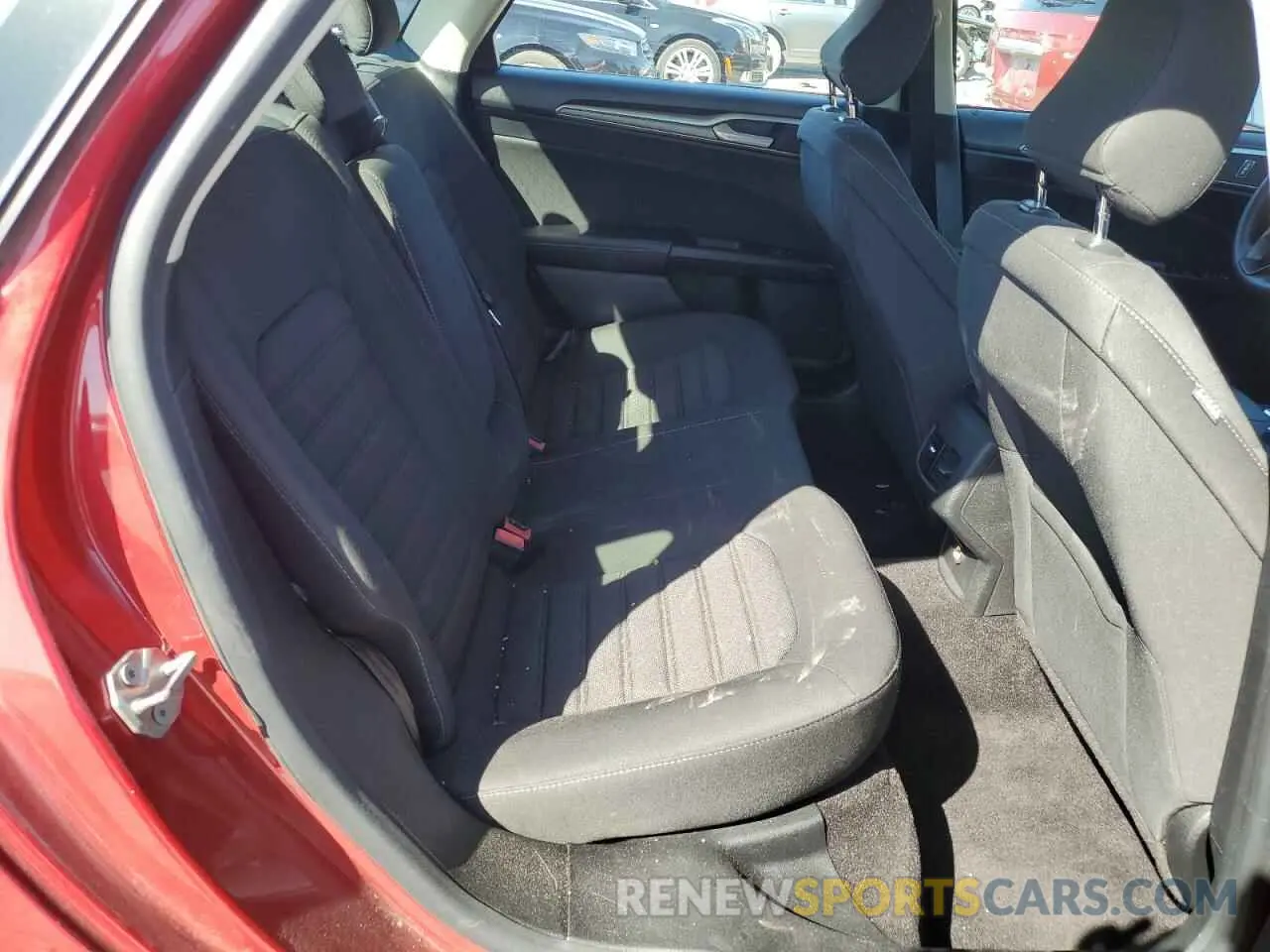10 Photograph of a damaged car 3FA6P0T92LR121185 FORD FUSION 2020